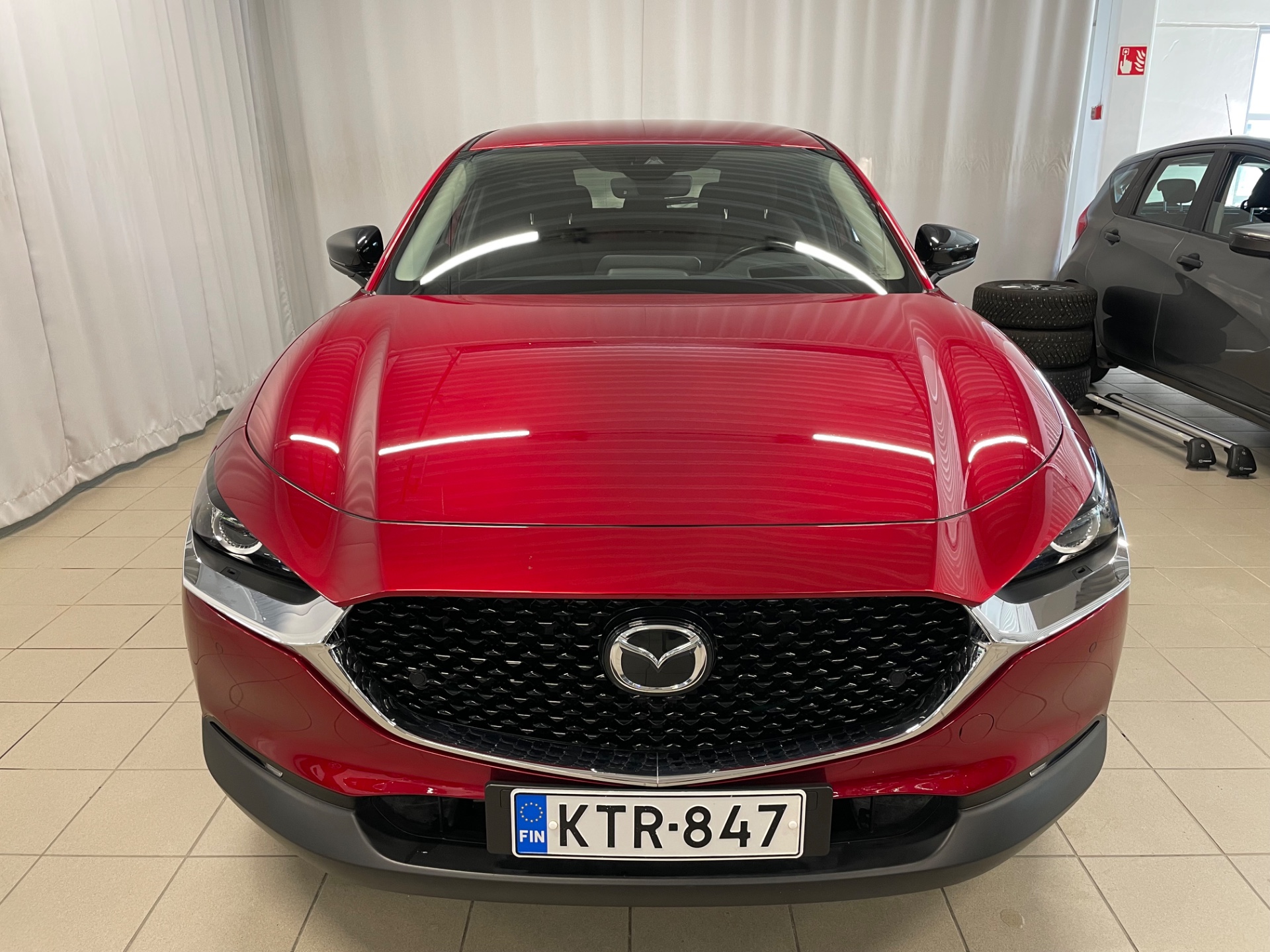 Mazda CX-30 2,0 (150hv) M Hybrid e-Skyactiv-G Blackout Edition AT / Erikoisvarusteltu: sähkötakaluukku, BOSE ym.