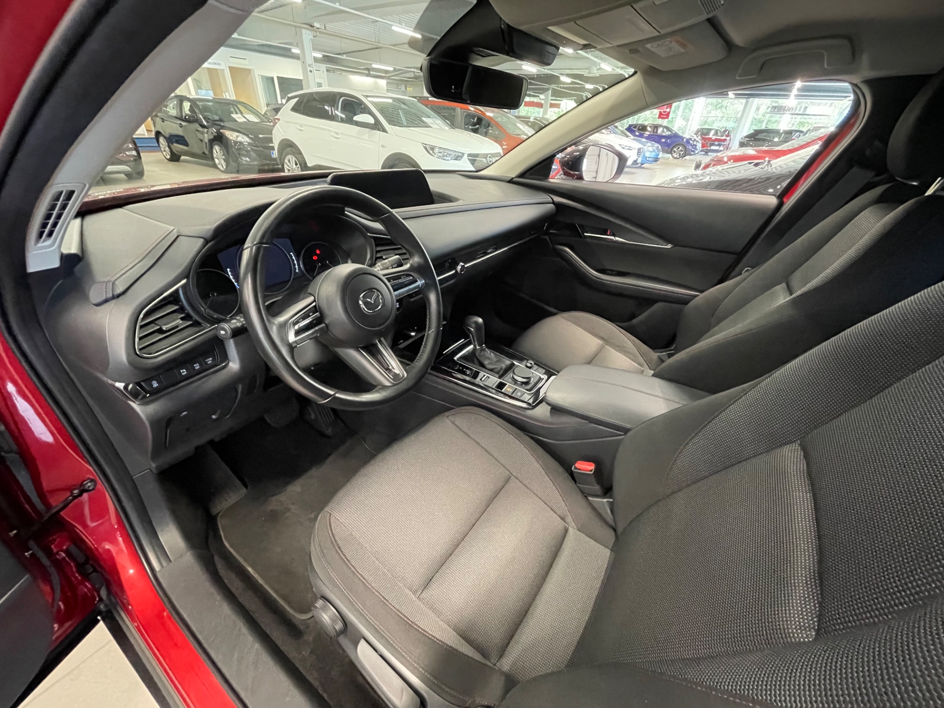 Mazda CX-30 2,0 (150hv) M Hybrid e-Skyactiv-G Blackout Edition AT / Erikoisvarusteltu: sähkötakaluukku, BOSE ym.