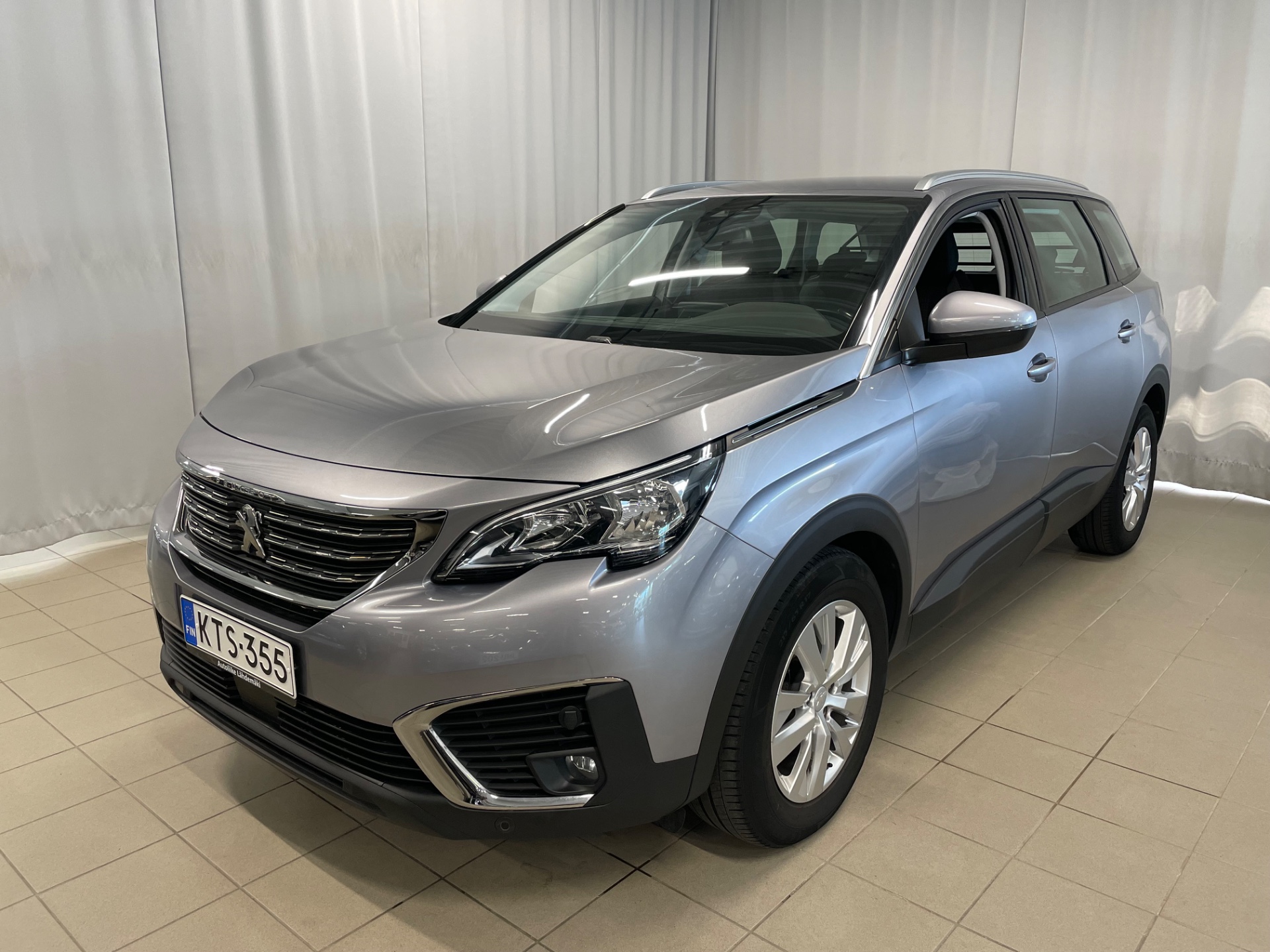 PEUGEOT 5008 Motion Active PureTech 130 EAT8-automaatti