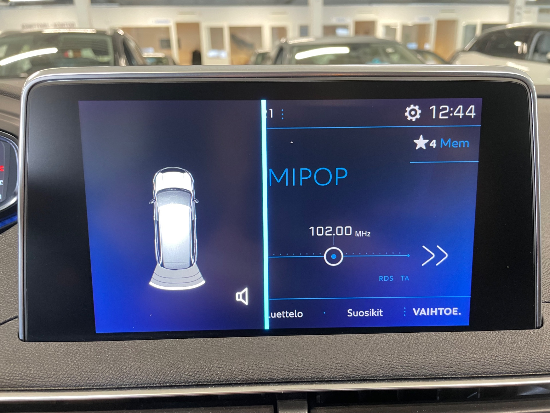 PEUGEOT 5008 Motion Active PureTech 130 EAT8-automaatti