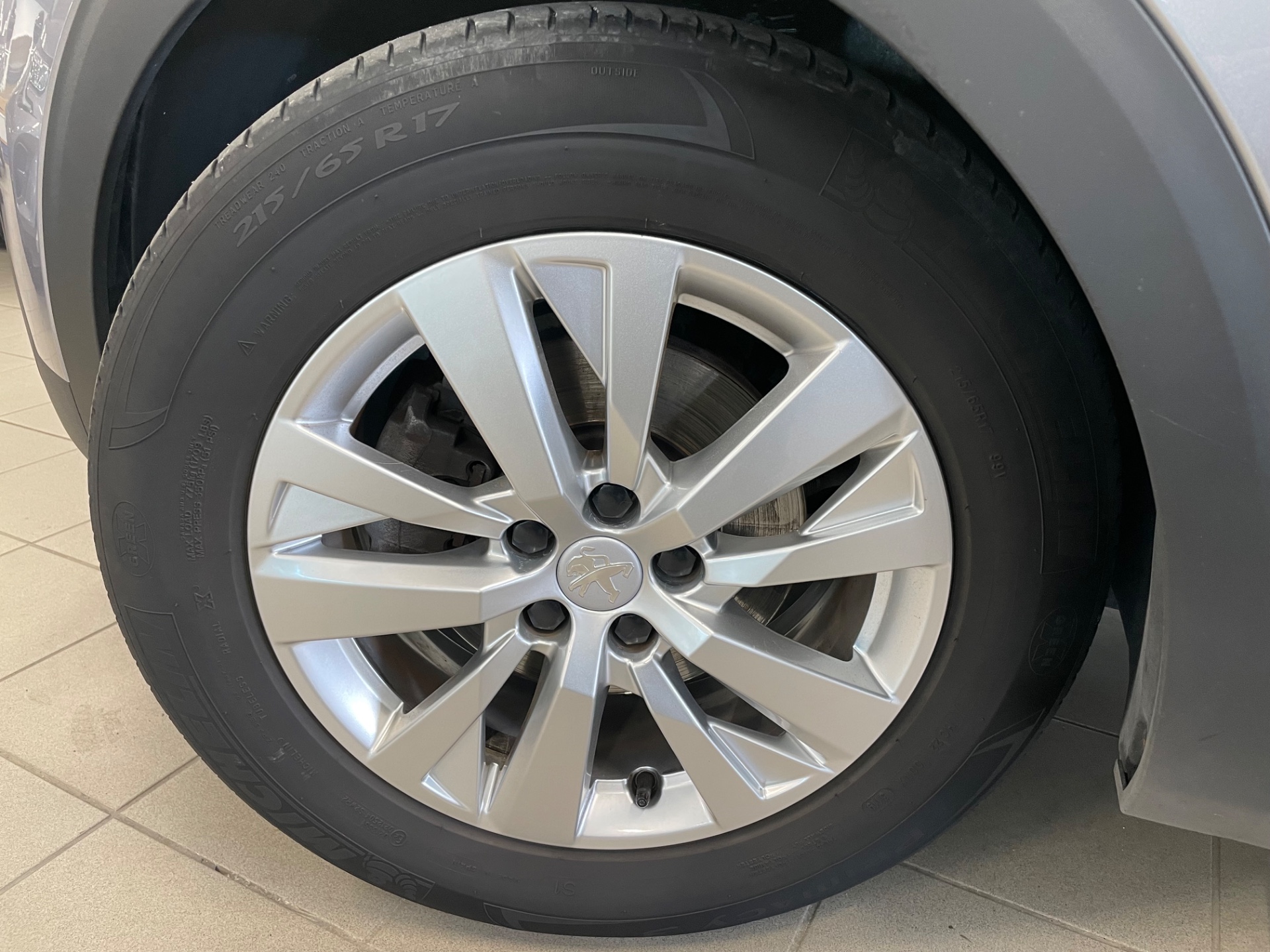 PEUGEOT 5008 Motion Active PureTech 130 EAT8-automaatti