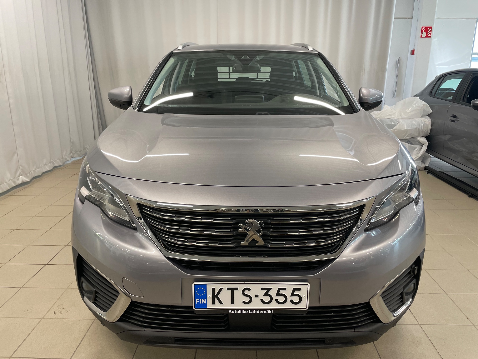 PEUGEOT 5008 Motion Active PureTech 130 EAT8-automaatti