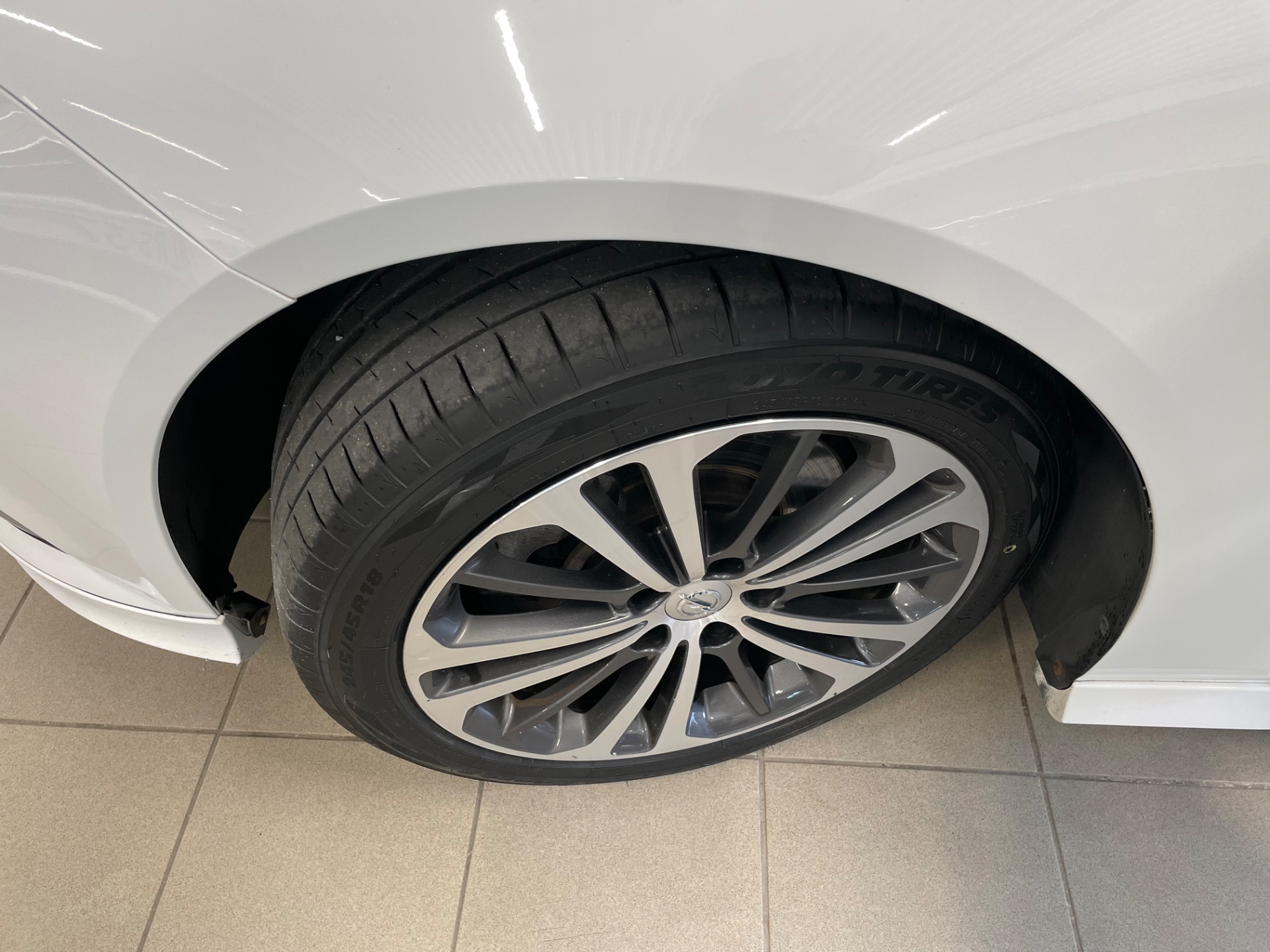OPEL Insignia Sports Tourer Executive 200 Turbo A / Huippusiisti / Täydellinen merkkiliikkeen huoltokirja