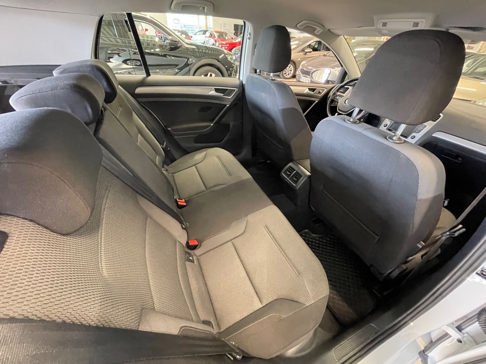VOLKSWAGEN GOLF Comfortline 1,2 TSI 81 kW (110 hv) DSG-automaatti / Siisti Golf
