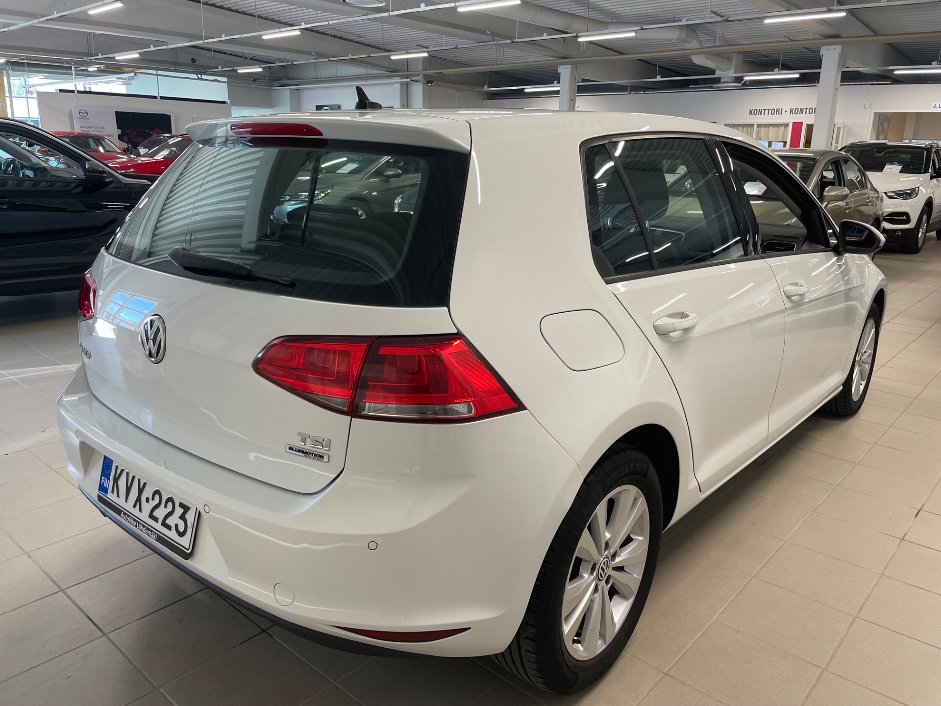 VOLKSWAGEN GOLF Comfortline 1,2 TSI 81 kW (110 hv) DSG-automaatti / Siisti Golf