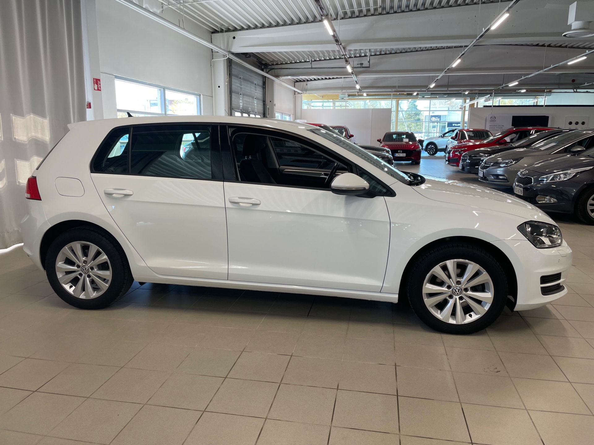 VOLKSWAGEN GOLF Comfortline 1,2 TSI 81 kW (110 hv) DSG-automaatti / Siisti Golf