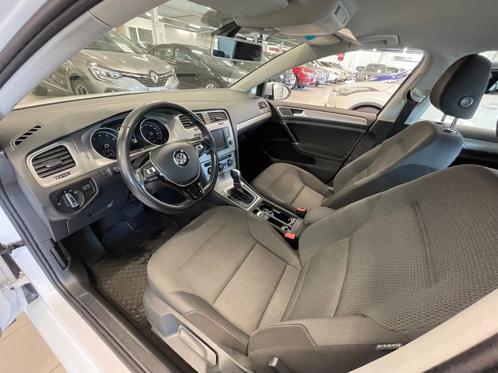 VOLKSWAGEN GOLF Comfortline 1,2 TSI 81 kW (110 hv) DSG-automaatti / Siisti Golf