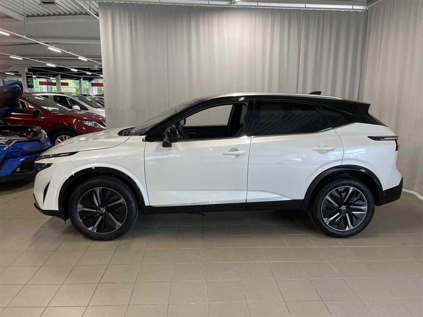 Nissan Qashqai MHEV 158 Xtronic 2WD Tekna 2-Tone MY24 / sisältää kahdet renkaat!