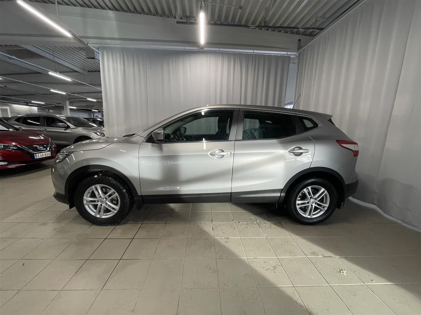 NISSAN Qashqai DIG-T 115 Acenta 2WD Xtronic E6 Safety Pack / Vetokoukku / Täydellinen h-kirja / Lämpöpaketti /