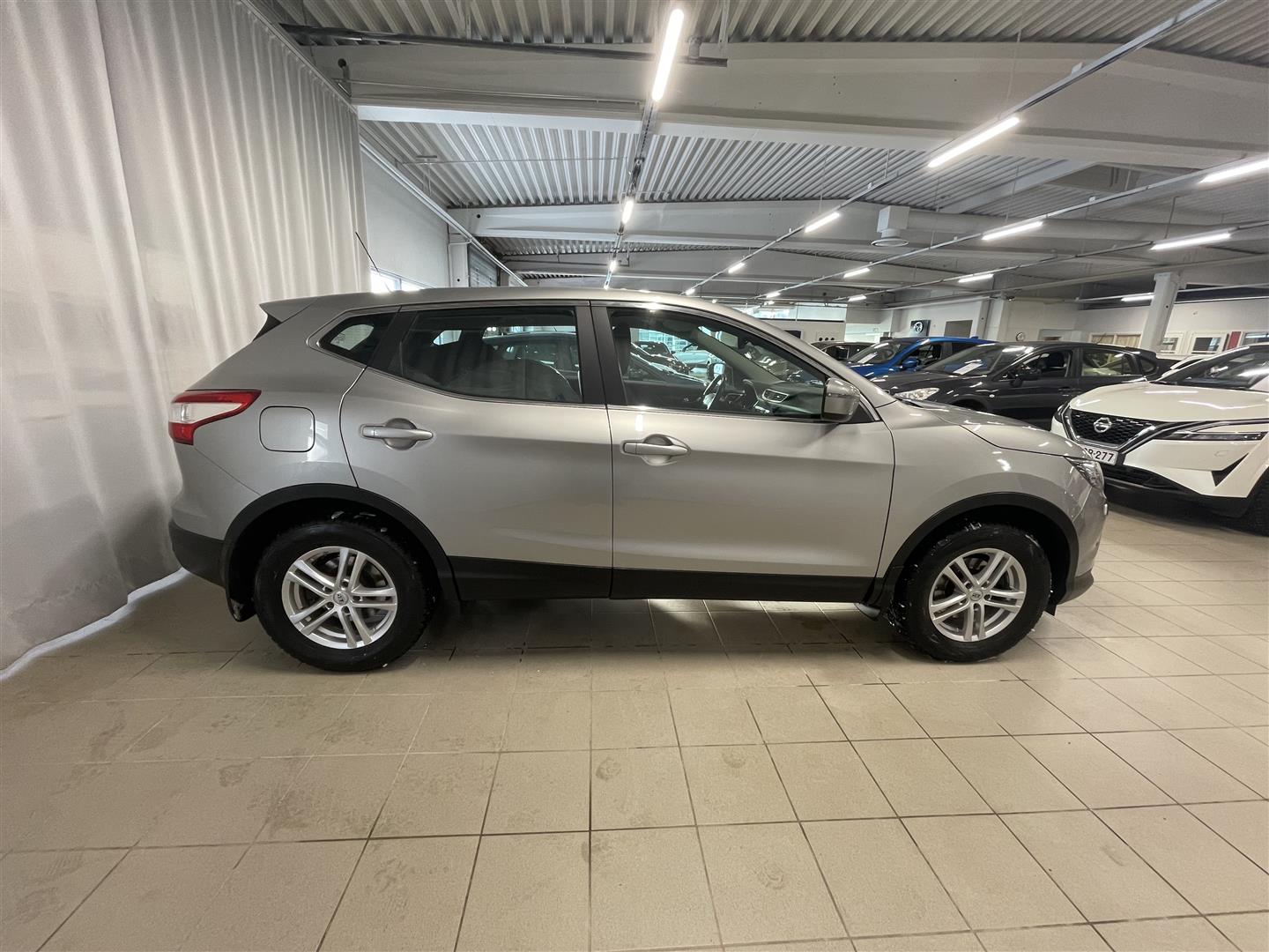 NISSAN Qashqai DIG-T 115 Acenta 2WD Xtronic E6 Safety Pack / Vetokoukku / Täydellinen h-kirja / Lämpöpaketti /