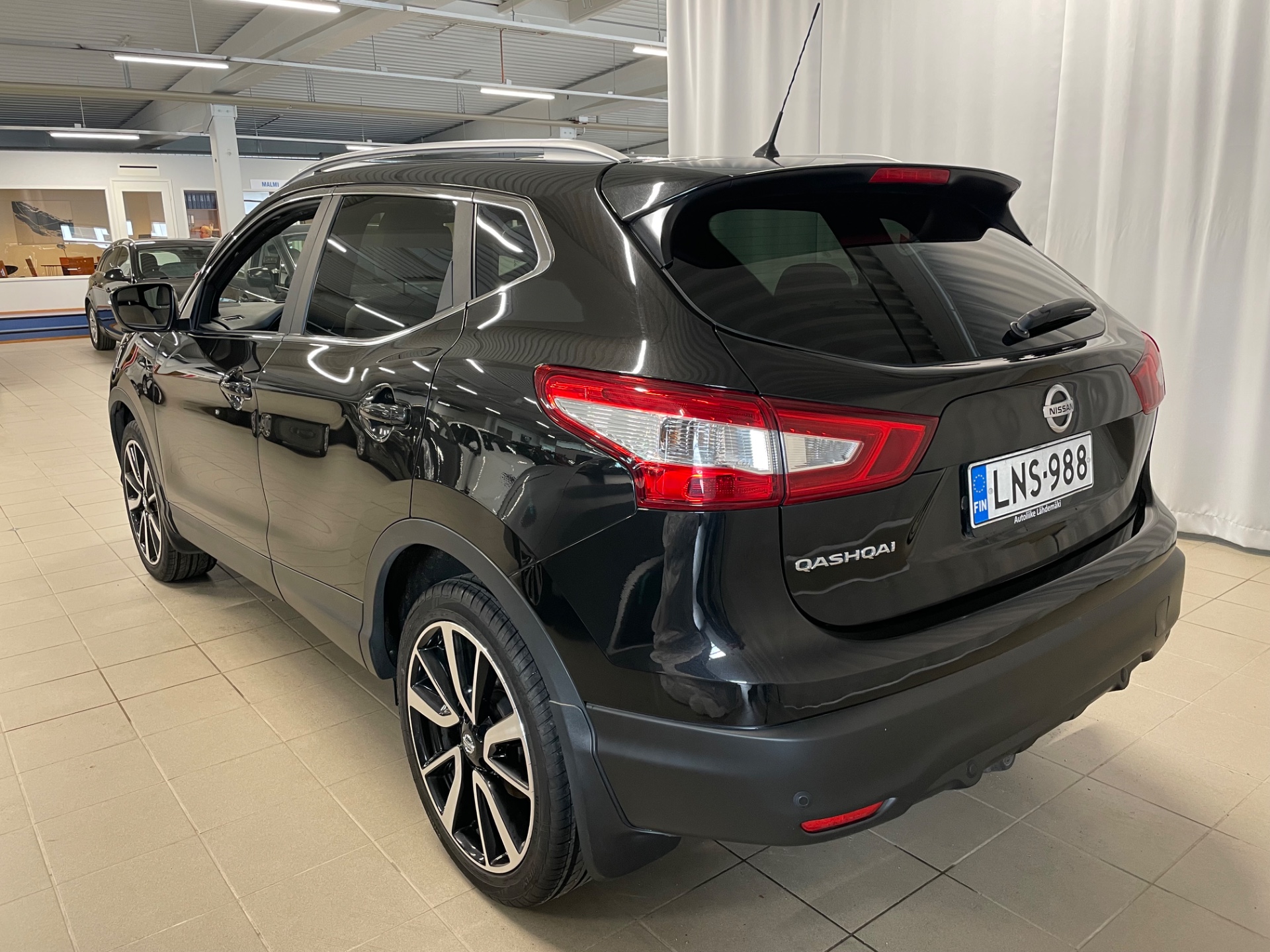 NISSAN QASHQAI DIG-T 115 Tekna 2WD 6M/T E6 Design Pack 19" Alcantara