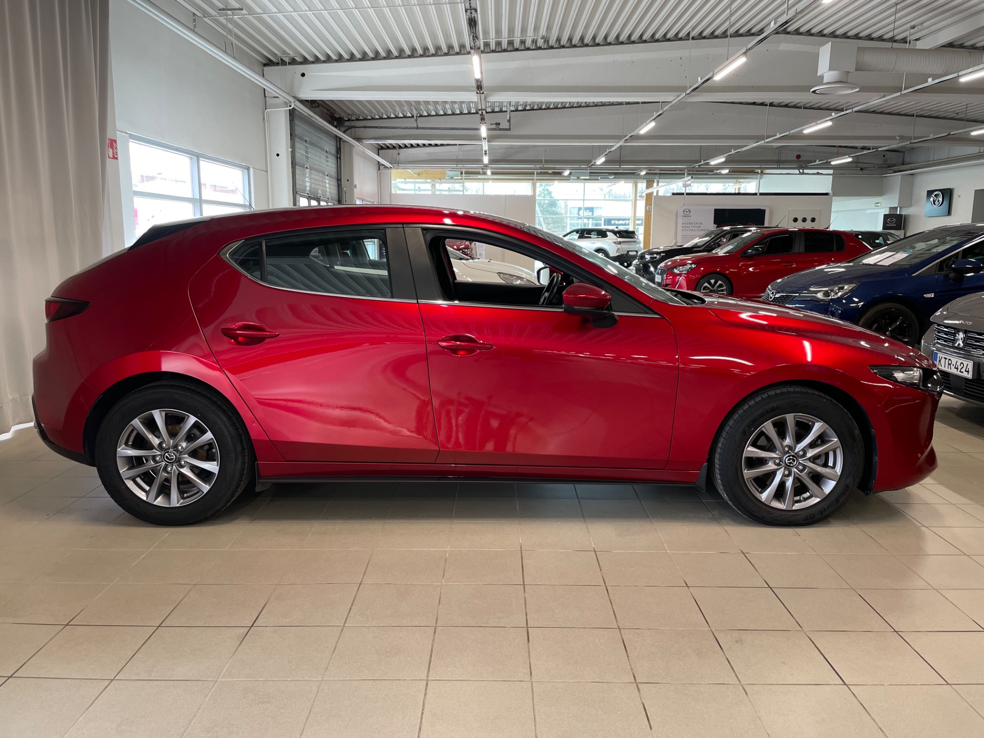 MAZDA Mazda3 Hatchback 2,0 (180hv) M Hybrid Skyactiv-X Vision Plus Business MT / Korkotarjous 2,99% + kulut