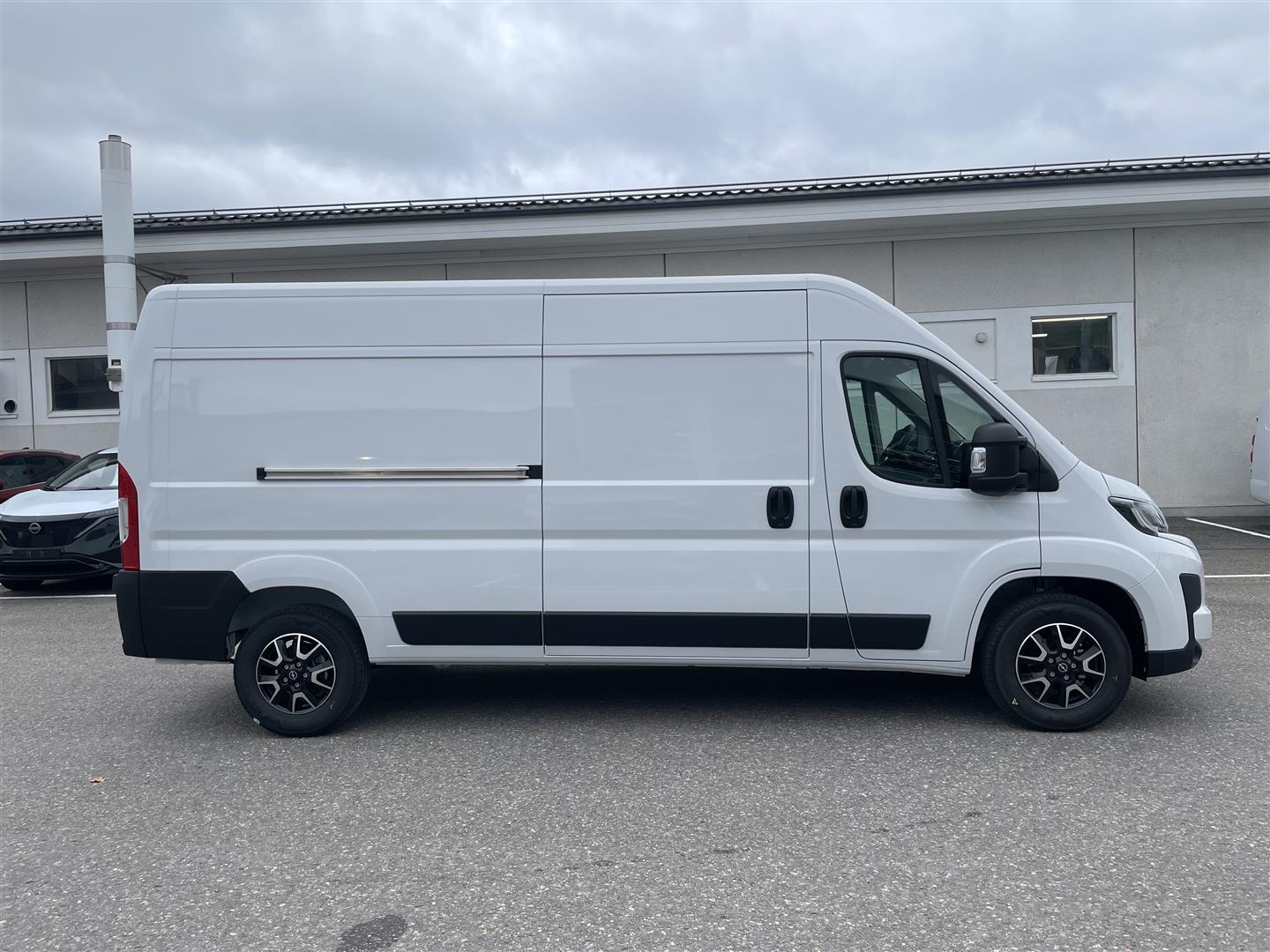 Opel Movano 140 diesel L3H2 35 First edition / Korko 2.9%+kulut