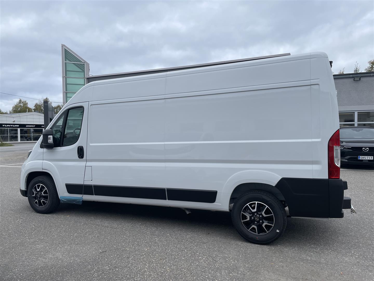 Opel Movano 140 diesel L3H2 35 First edition / Korko 2.9%+kulut