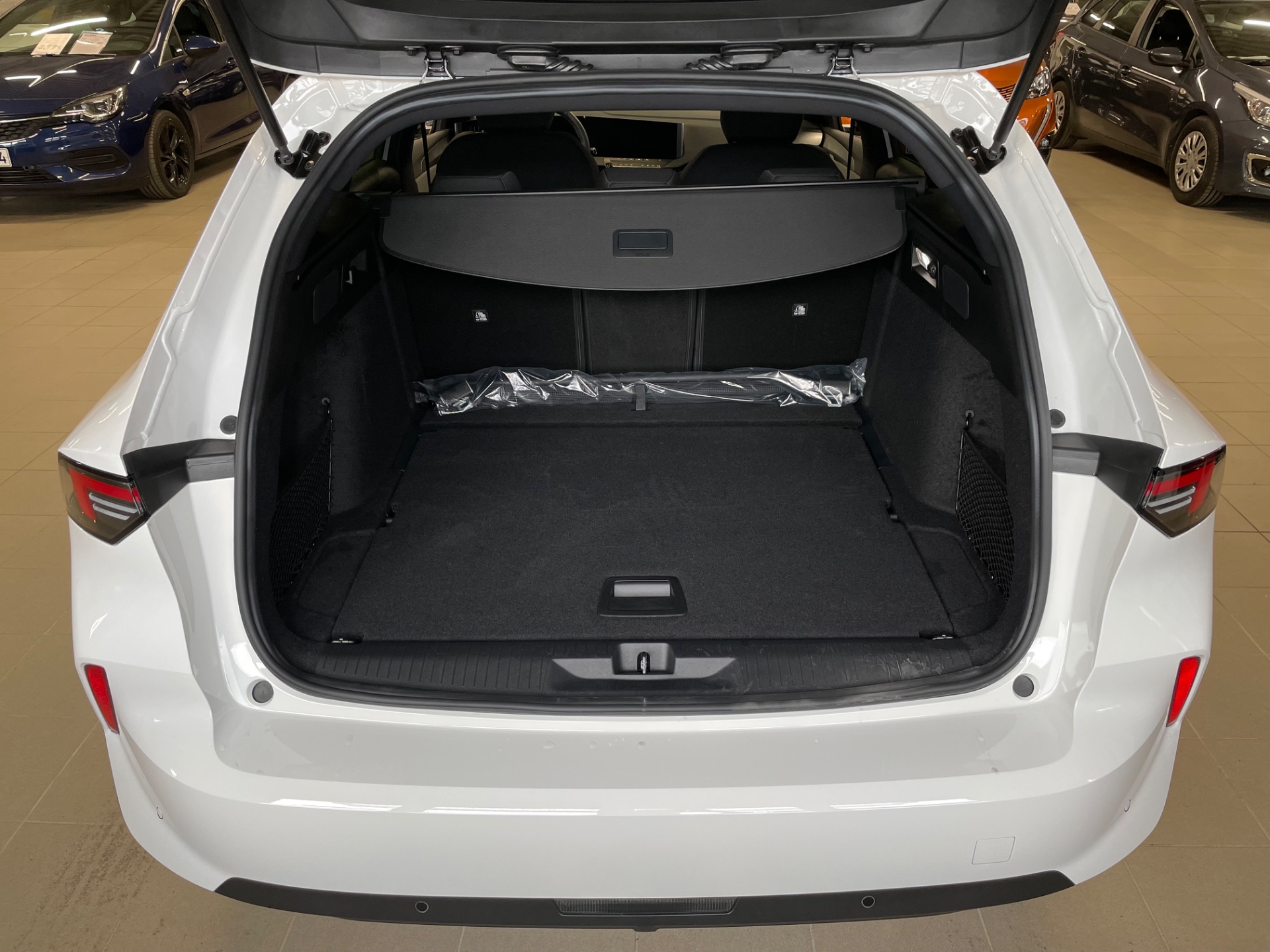 Opel Astra Sports Tourer Edition Plus Hybrid 145 Automaatti