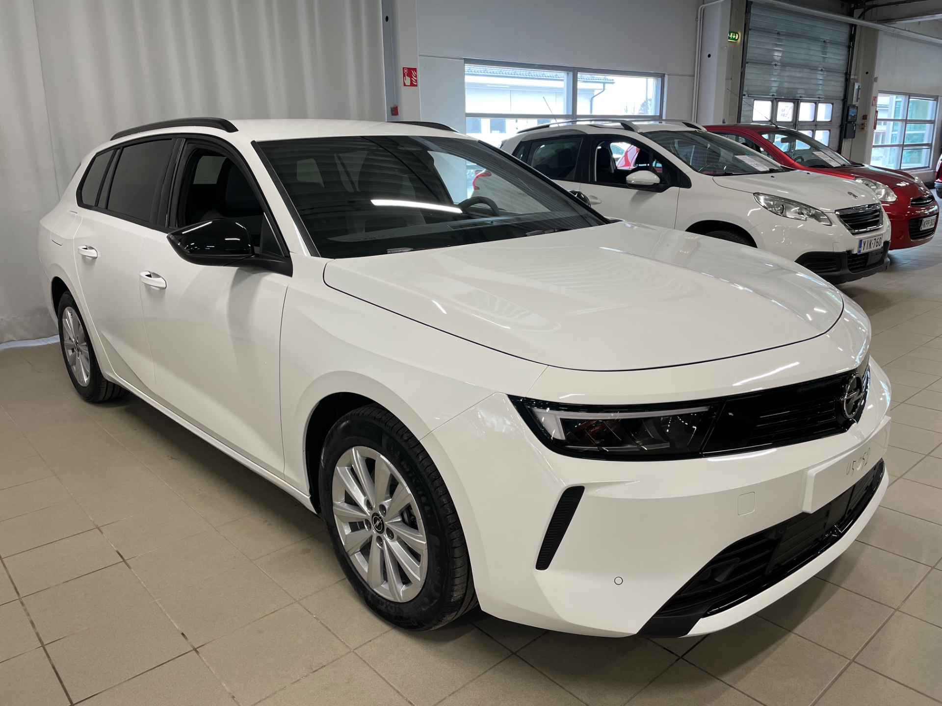 Opel Astra Sports Tourer Edition Plus Hybrid 145 Automaatti