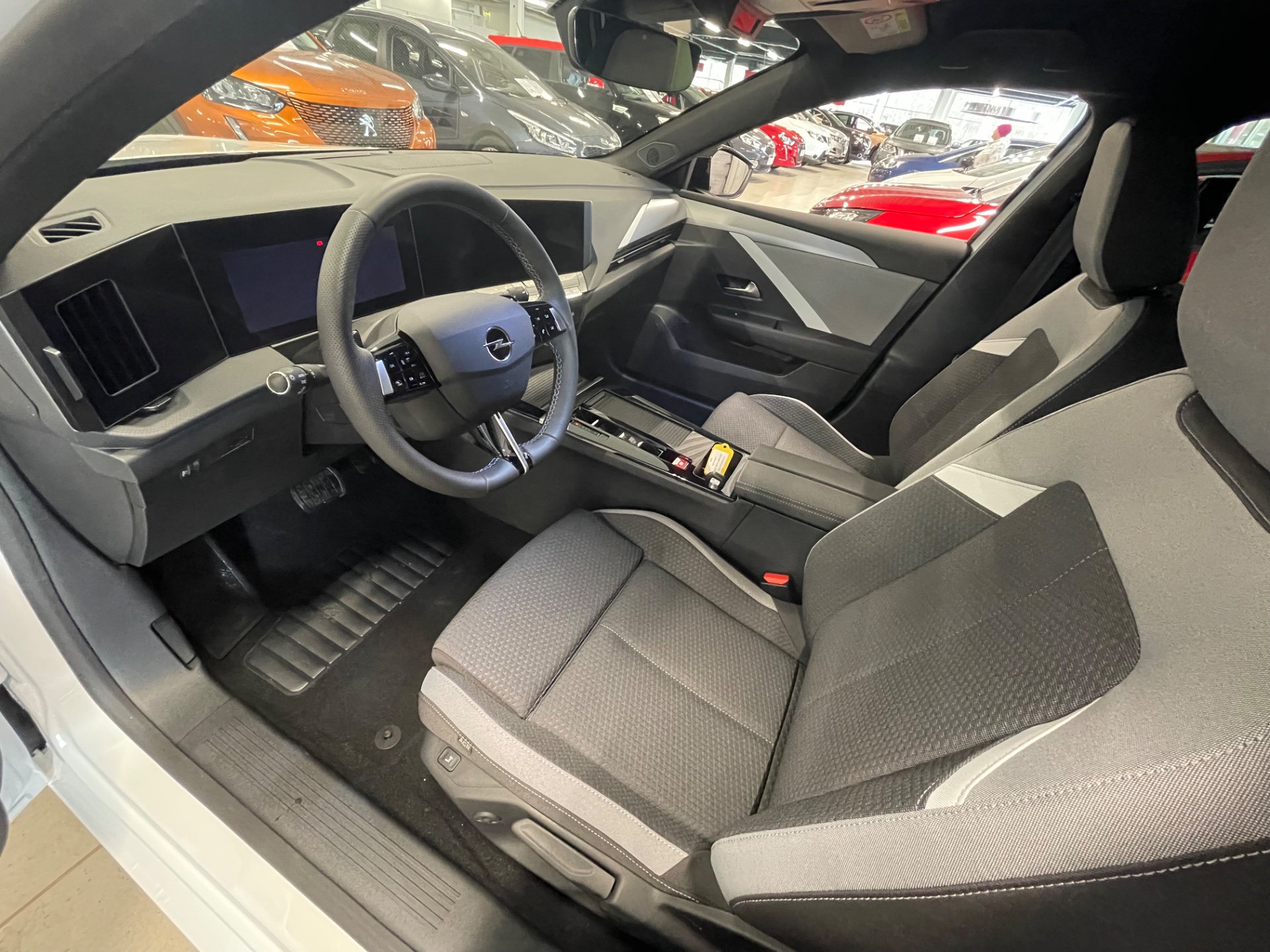 Opel Astra Sports Tourer Edition Plus Hybrid 136 / Korko 0.9%+kulut