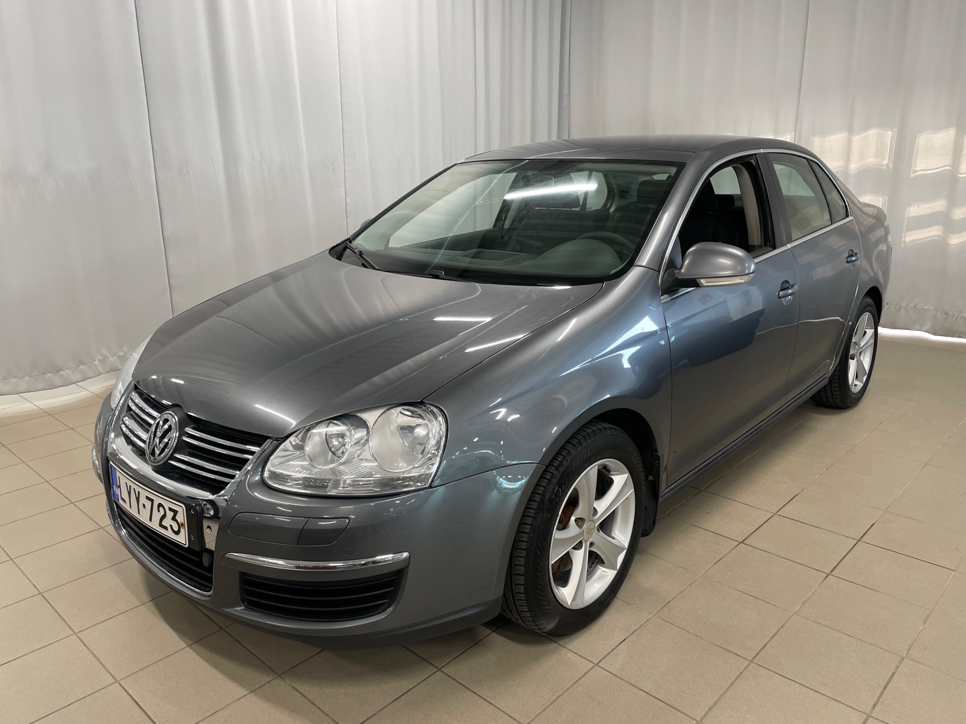 VOLKSWAGEN JETTA Comfortline 1,4 TSI 90 kW (122 hv)
