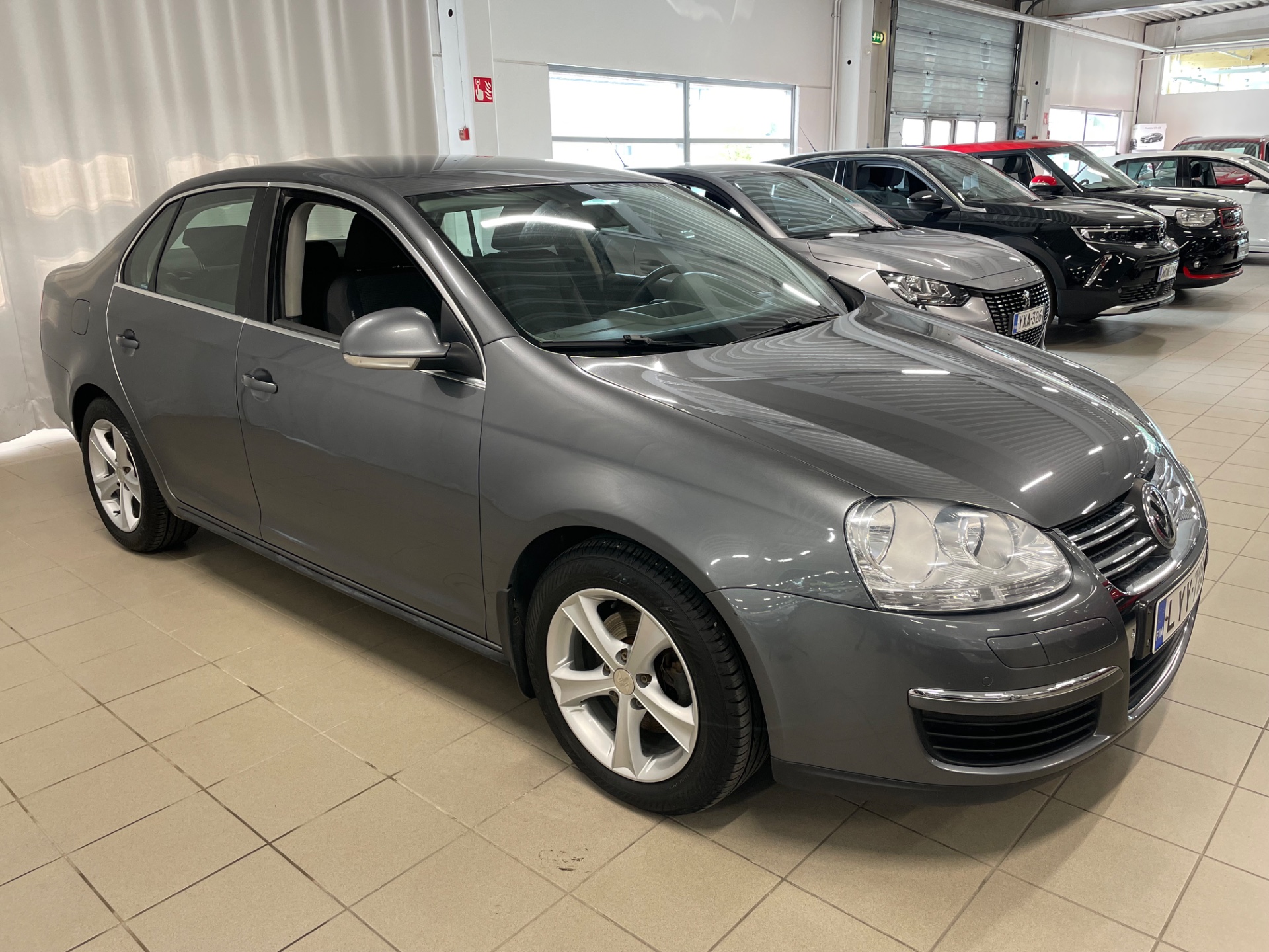 VOLKSWAGEN JETTA Comfortline 1,4 TSI 90 kW (122 hv)
