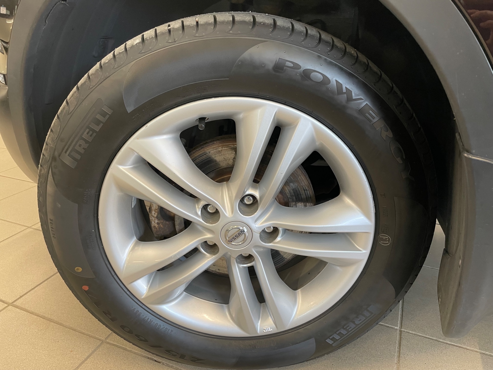 NISSAN QASHQAI 1,6L Stop / Start System Acenta 2WD 5M/T MY11