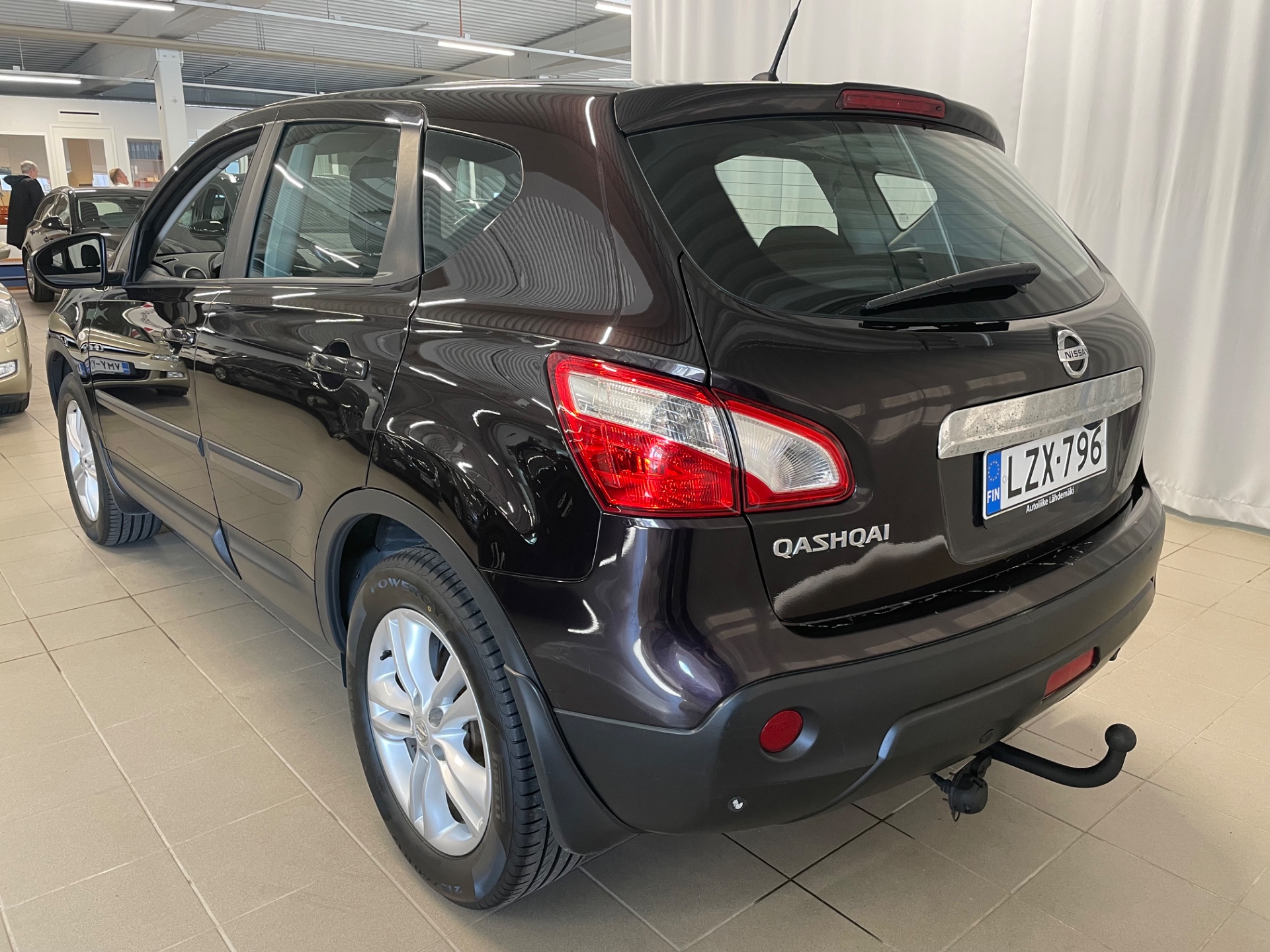 NISSAN QASHQAI 1,6L Stop / Start System Acenta 2WD 5M/T MY11