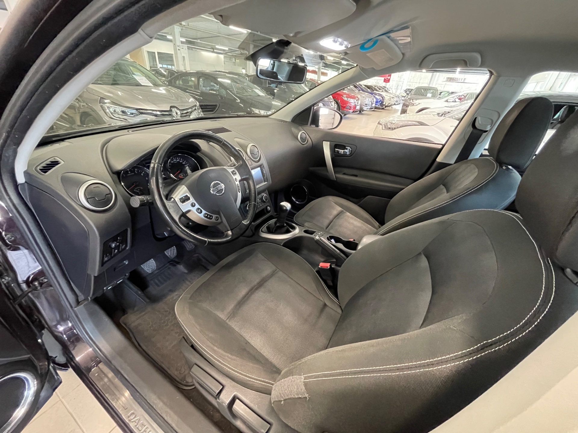 NISSAN QASHQAI 1,6L Stop / Start System Acenta 2WD 5M/T MY11