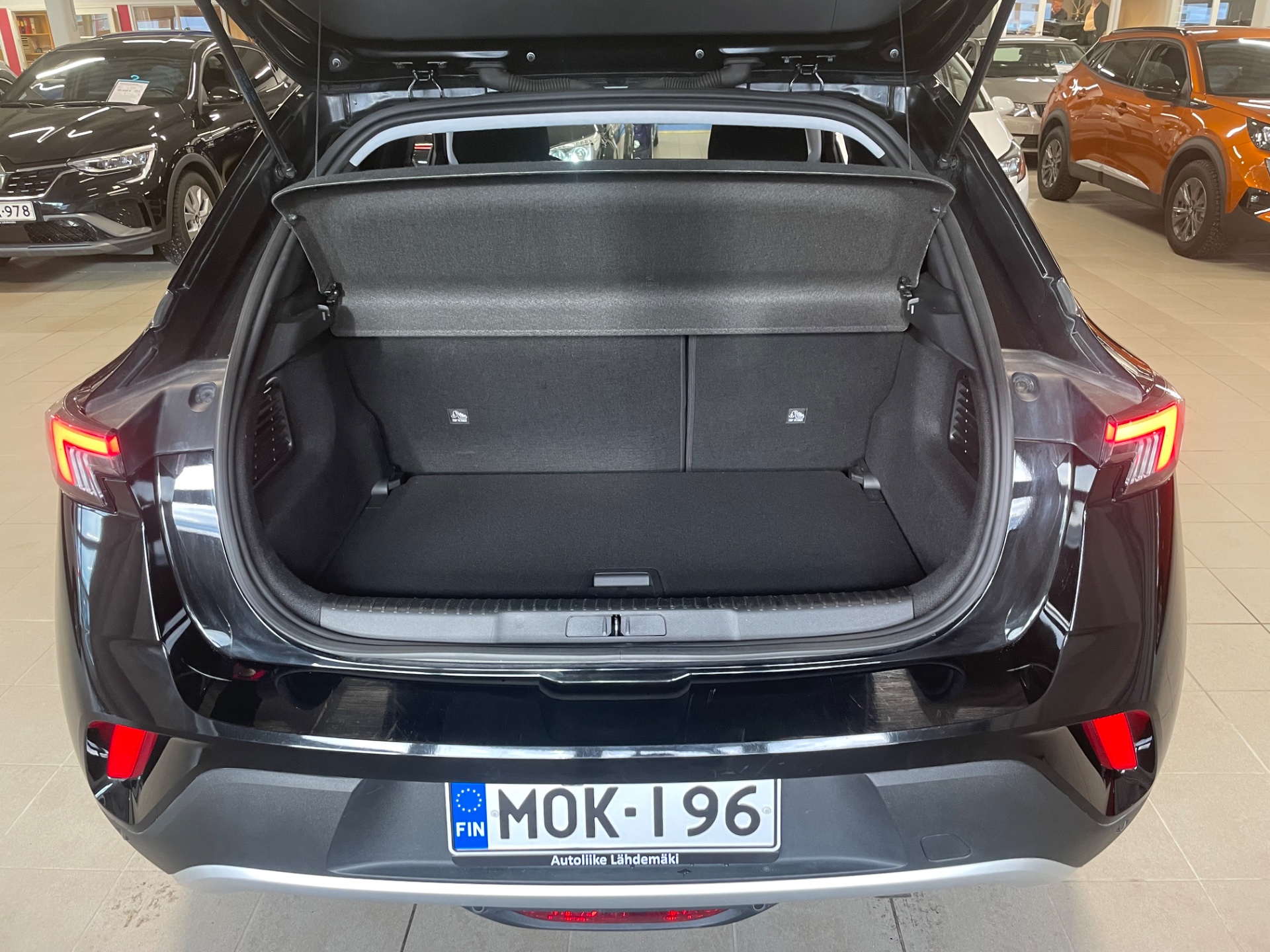 OPEL MOKKA (P2QO) Innovation Plus 100 Turbo / Täydellinen h-kirja / Hyvin varusteltu / Jakohihna vaihdettu /