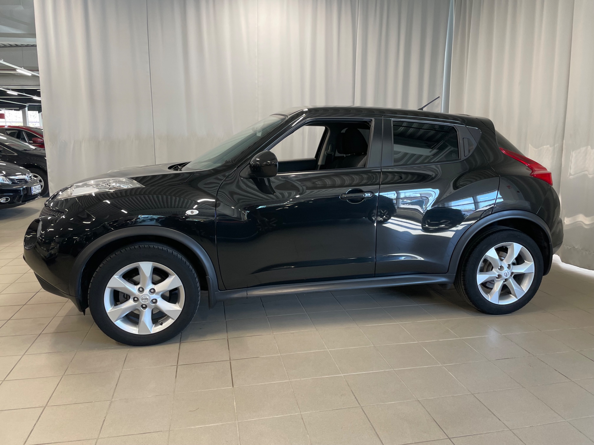 NISSAN Juke 1,6L Acenta 2WD CVT 17 Elegance IMS