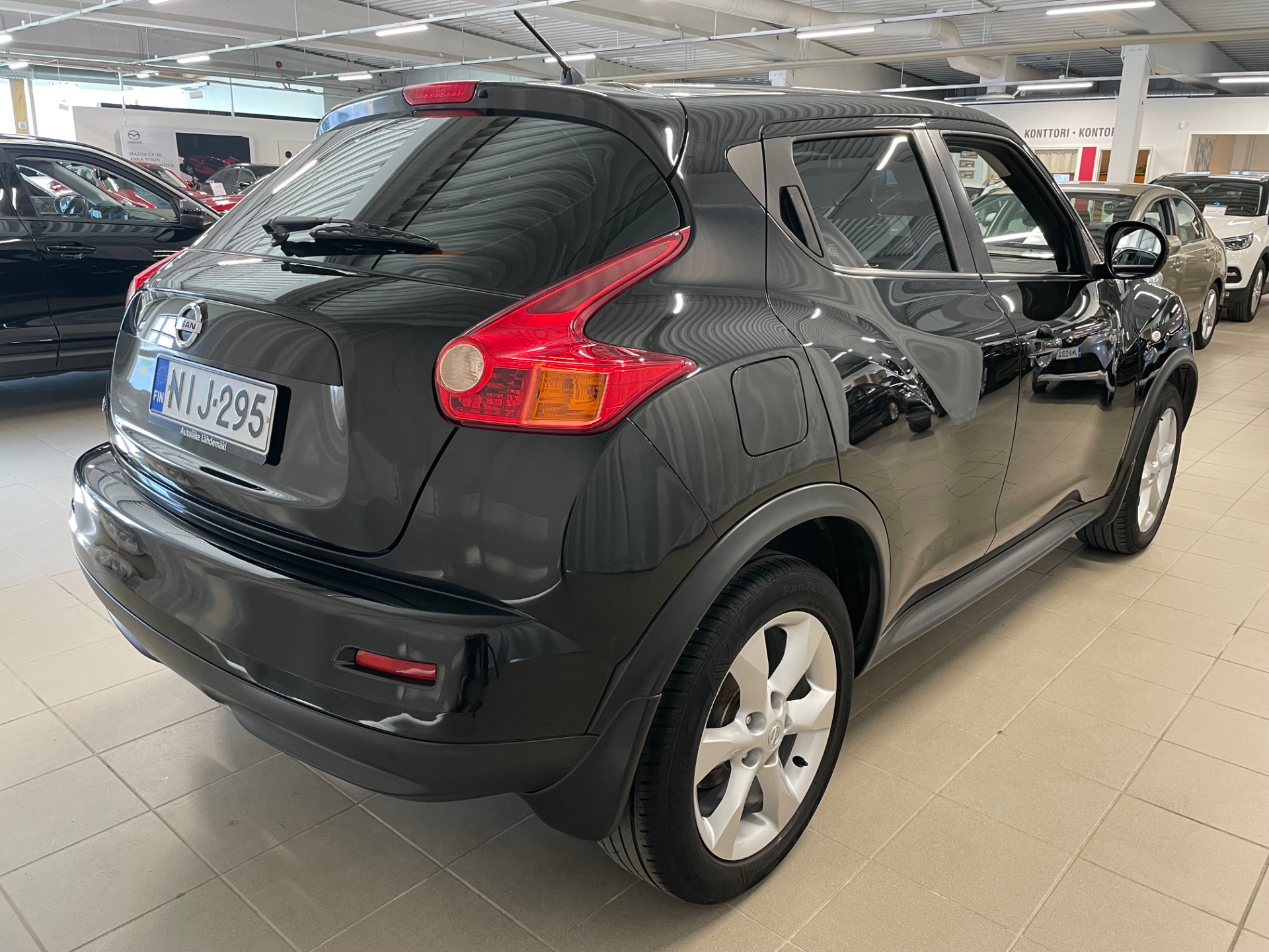 NISSAN Juke 1,6L Acenta 2WD CVT 17 Elegance IMS