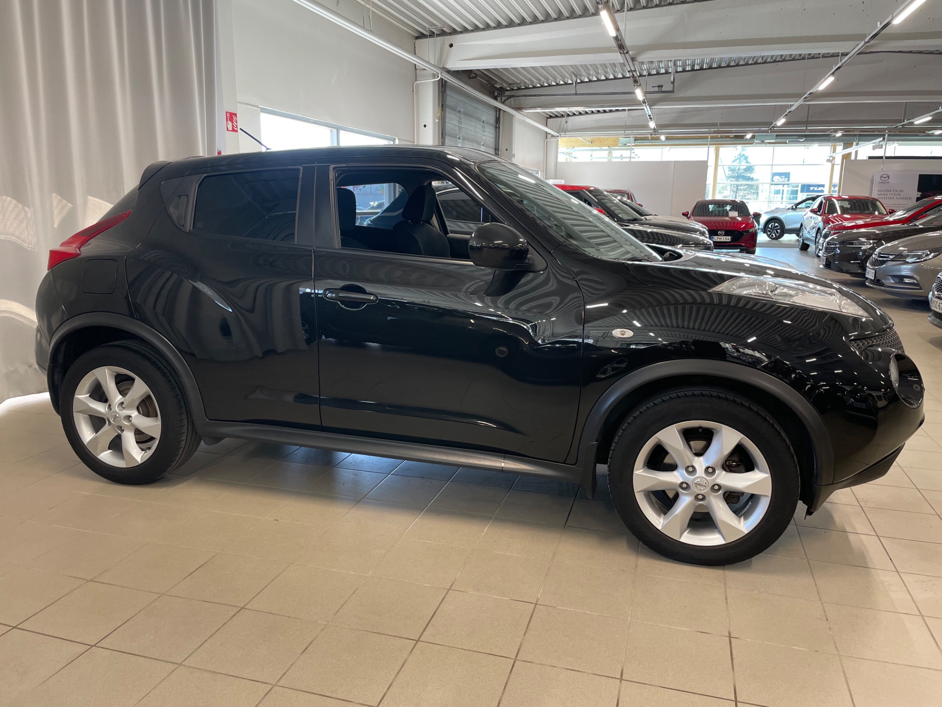 NISSAN Juke 1,6L Acenta 2WD CVT 17 Elegance IMS