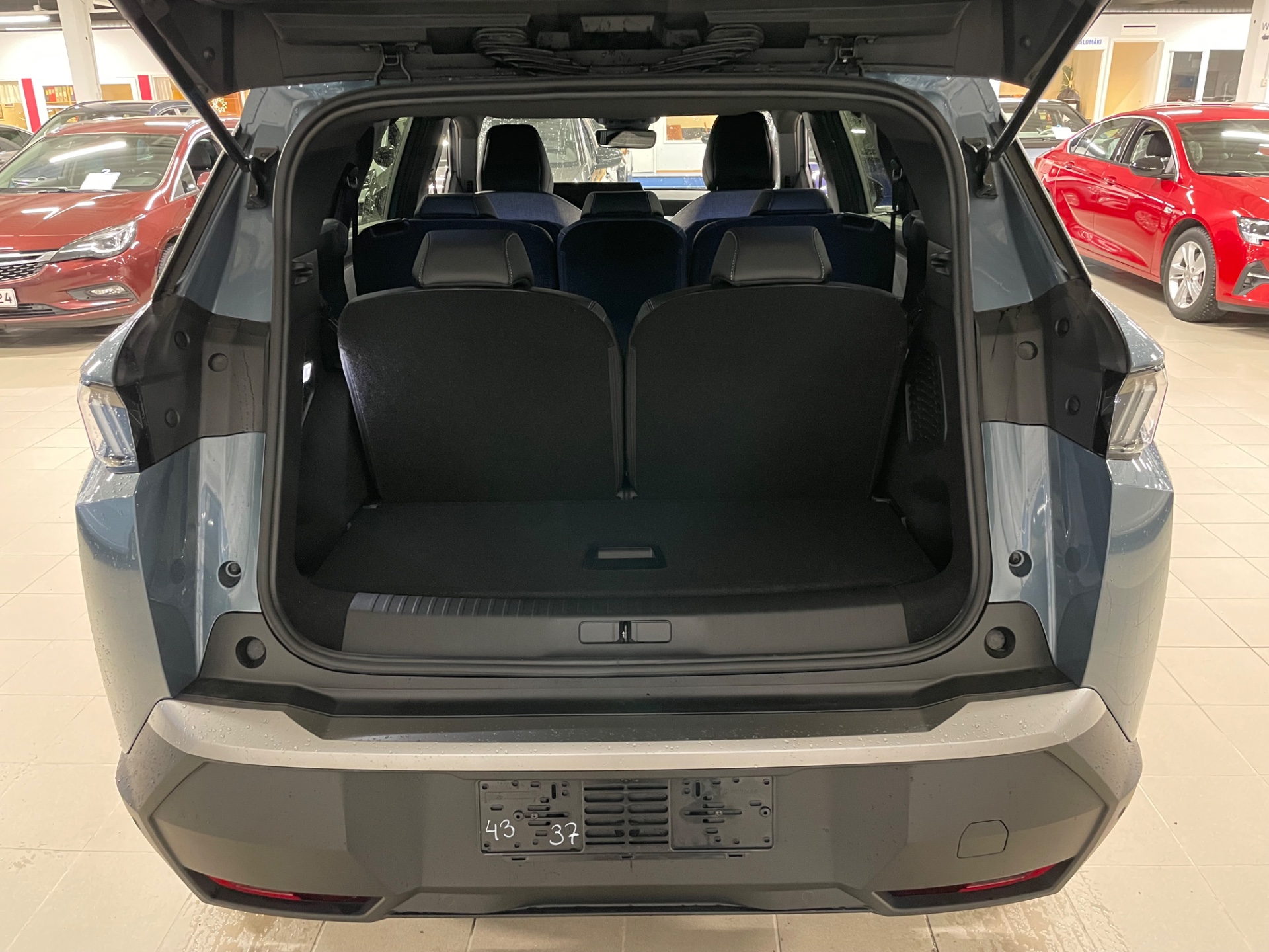 PEUGEOT 5008 17