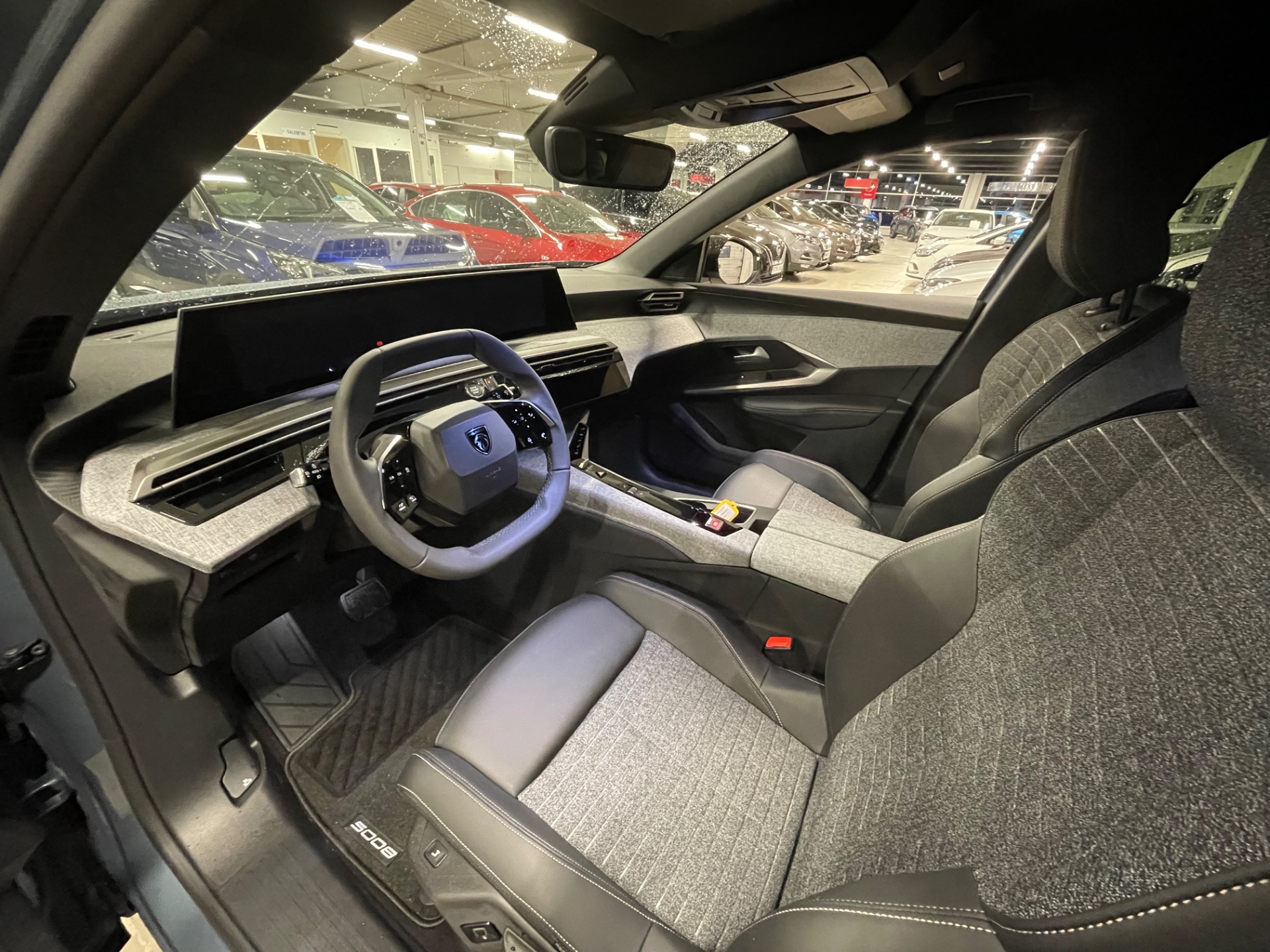 PEUGEOT 5008 9