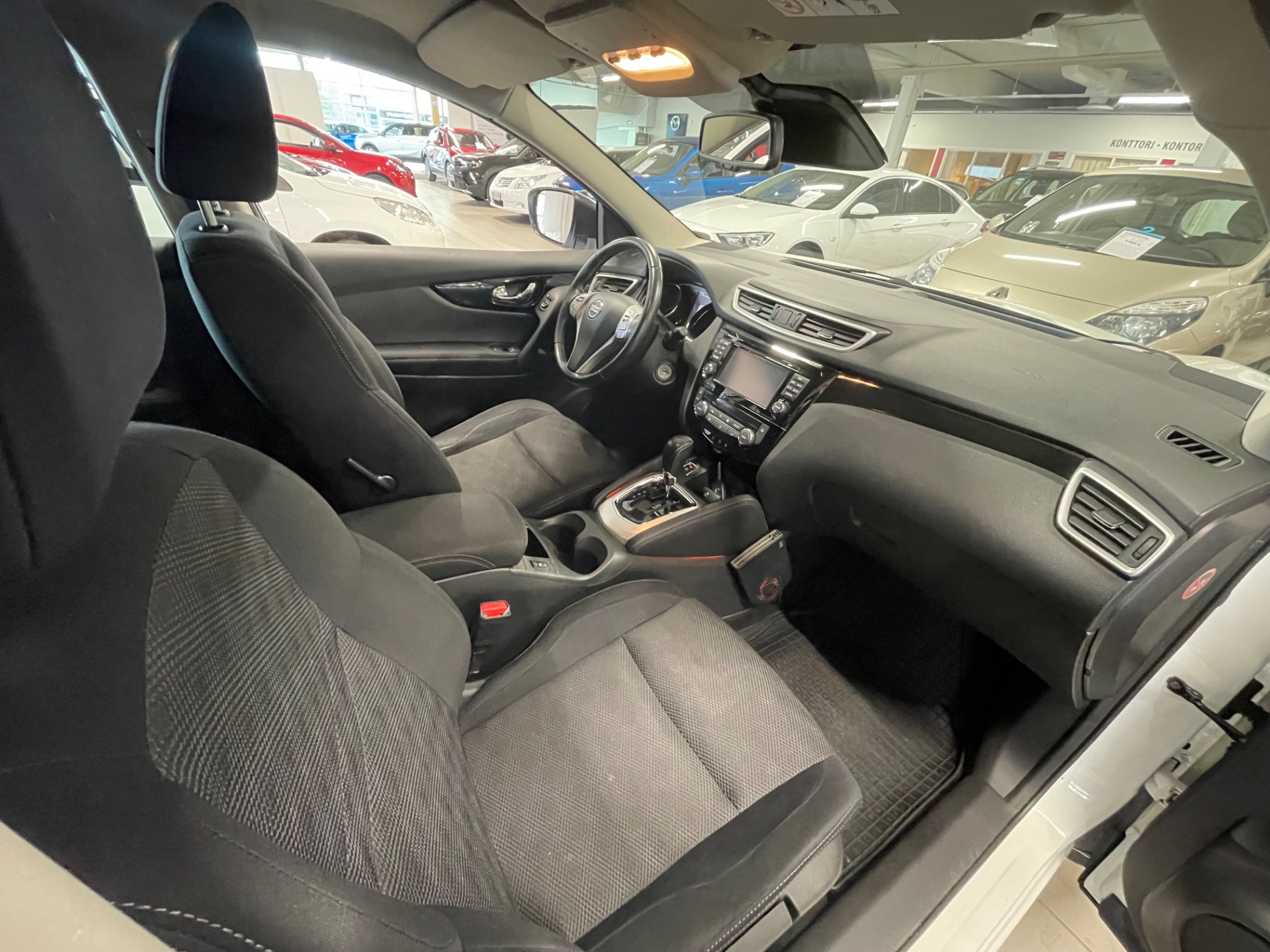 NISSAN QASHQAI DIG-T 115 Acenta 2WD Xtronic E6 Safety Pack Connect / Korkotarjous 2,99% + kulut