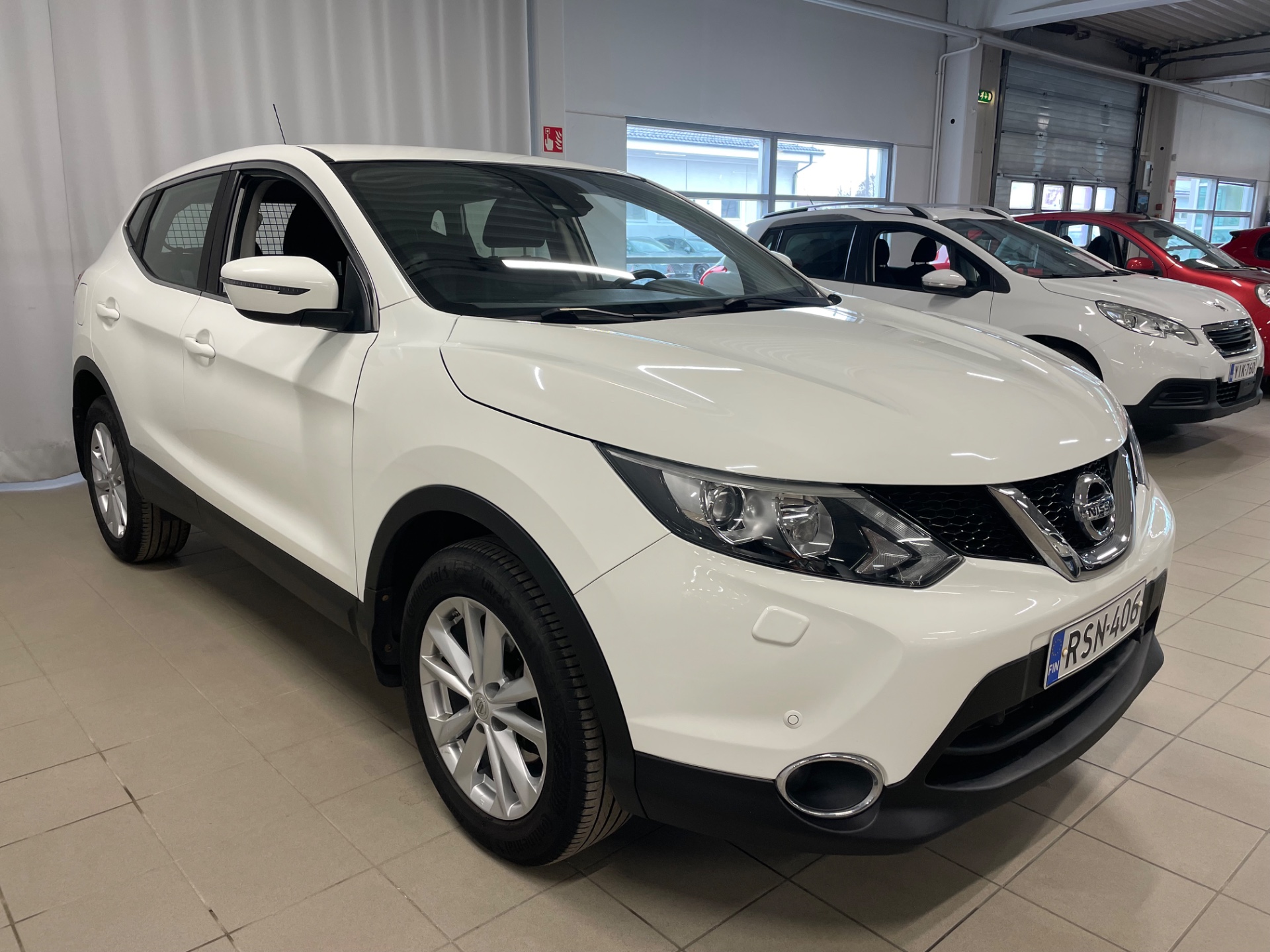 NISSAN QASHQAI DIG-T 115 Acenta 2WD Xtronic E6 Safety Pack Connect / Korkotarjous 2,99% + kulut