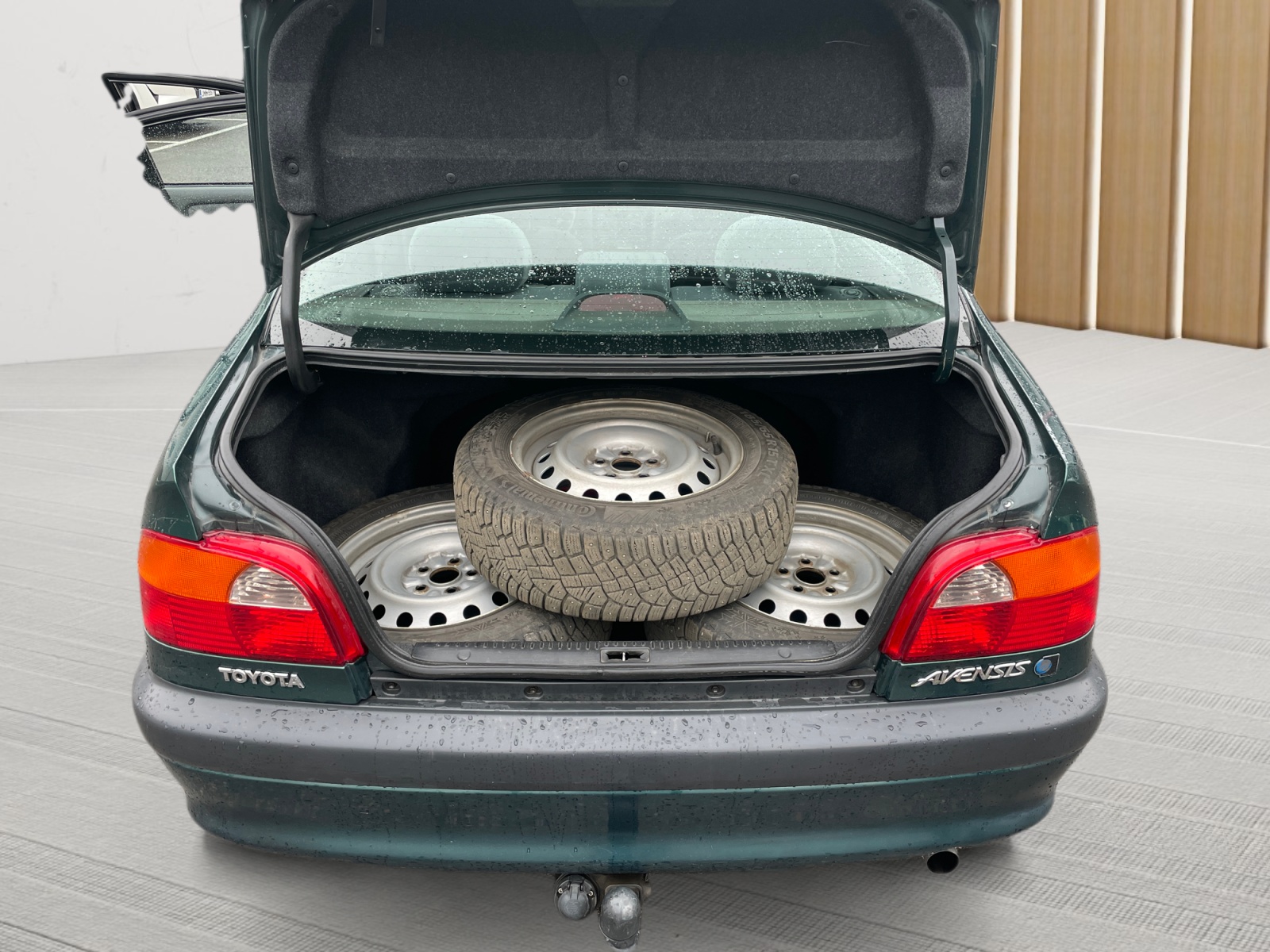 Toyota Avensis 19