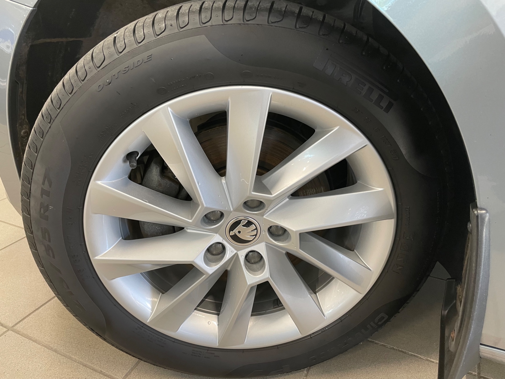 SKODA Superb 2,0 TDI 150 Style BusinessLine DSG Autom. / Mukautuva vakionopeudensäädin / Lämmitin kaukosäädöllä