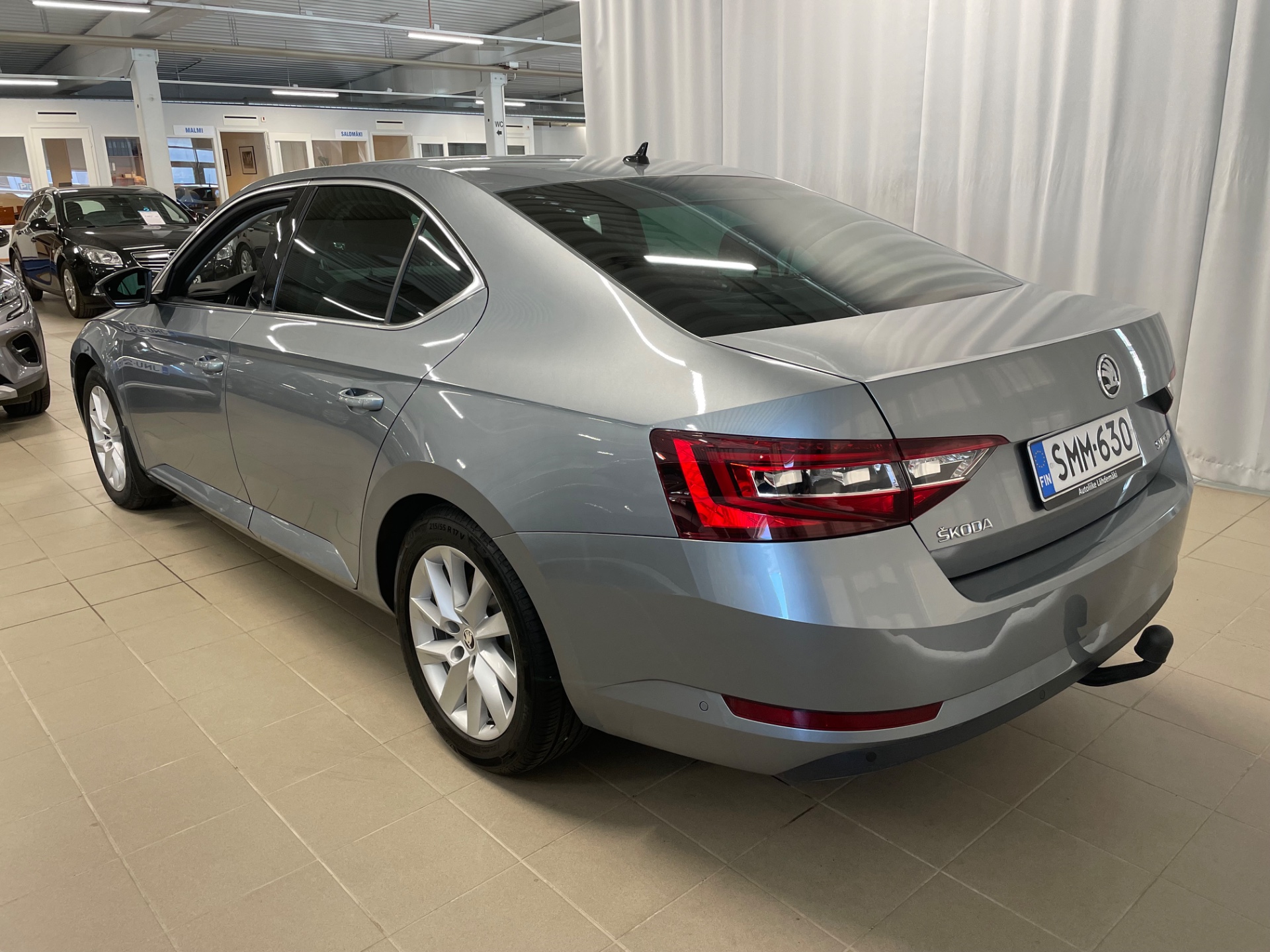 SKODA Superb 2,0 TDI 150 Style BusinessLine DSG Autom. / Mukautuva vakionopeudensäädin / Lämmitin kaukosäädöllä