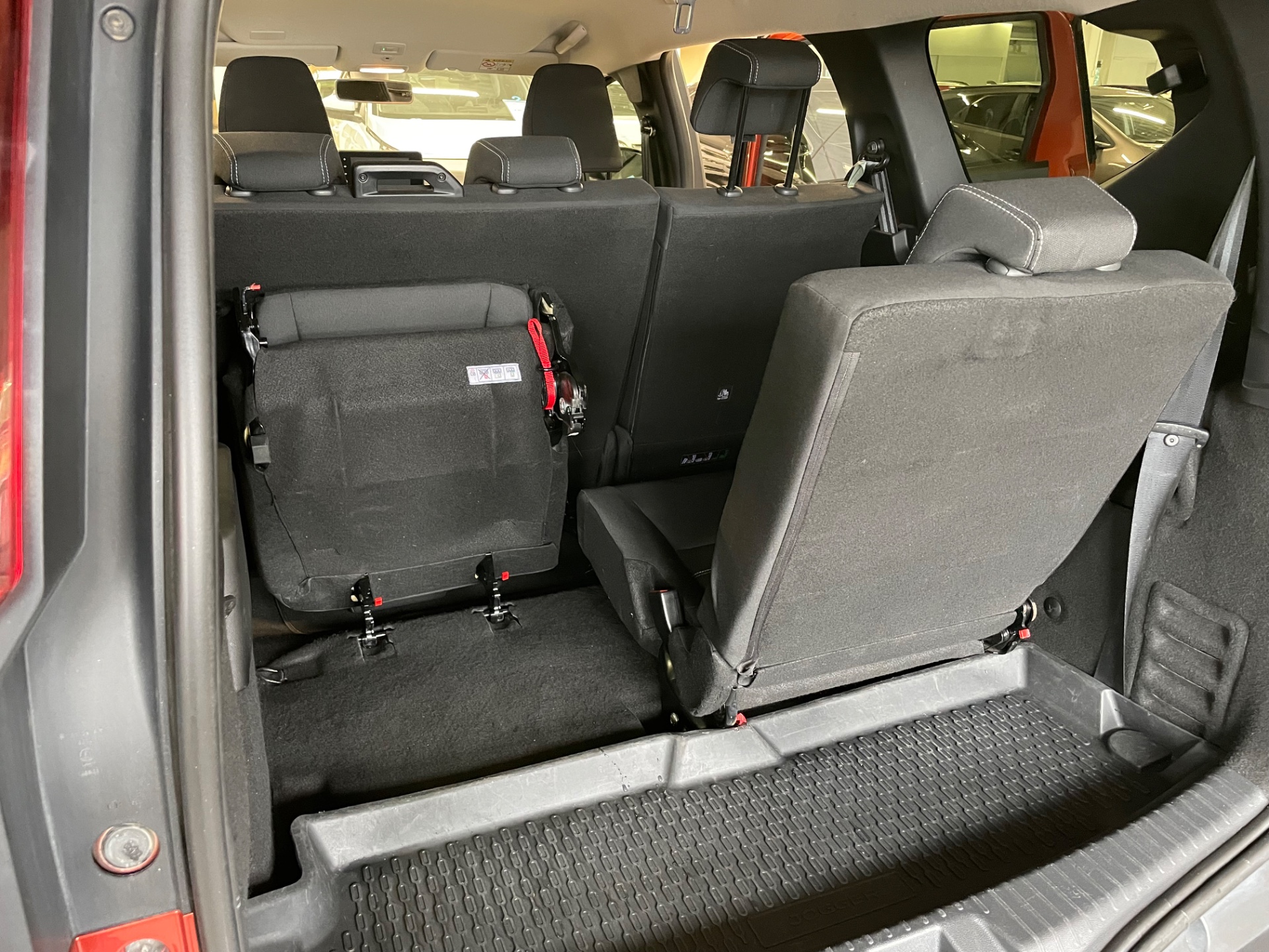 DACIA Jogger TCe 110 Extreme 7p / Täydellinen merkkiliikkeen huoltokirja