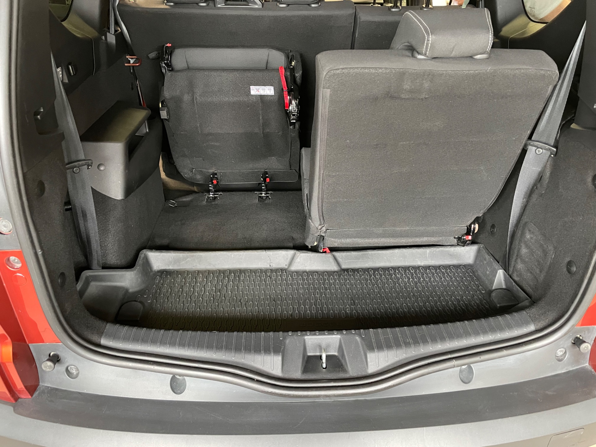 DACIA Jogger TCe 110 Extreme 7p / Täydellinen merkkiliikkeen huoltokirja