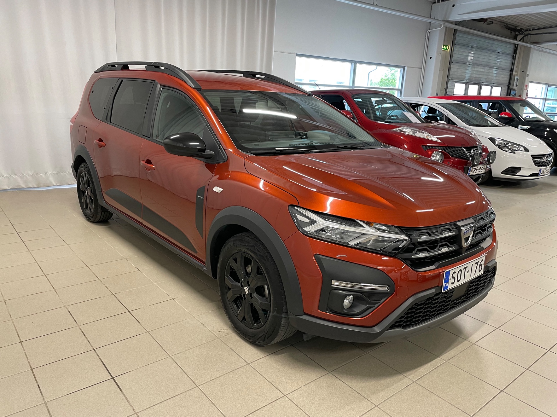 DACIA Jogger TCe 110 Extreme 7p / Täydellinen merkkiliikkeen huoltokirja