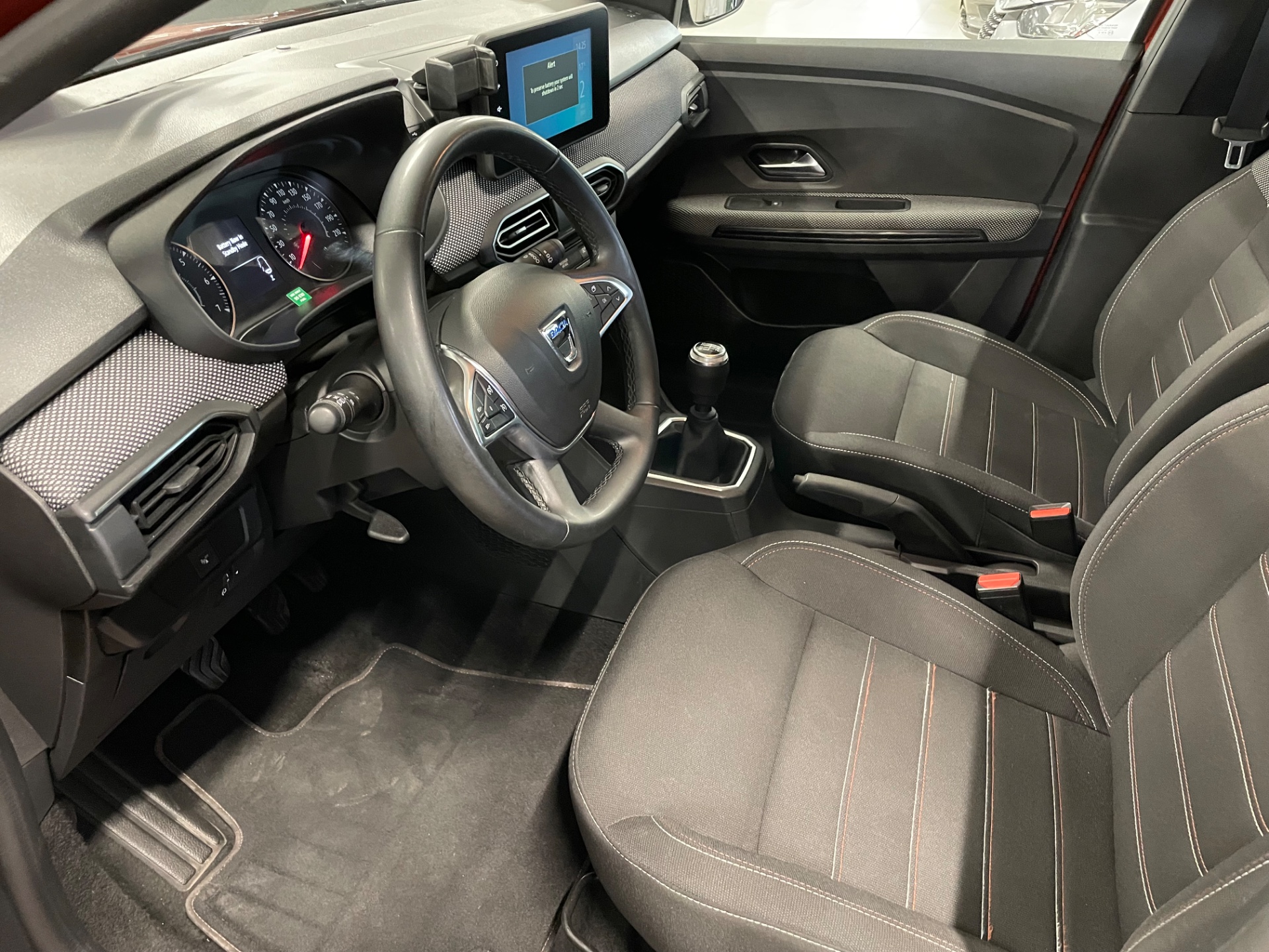 DACIA Jogger TCe 110 Extreme 7p / Täydellinen merkkiliikkeen huoltokirja