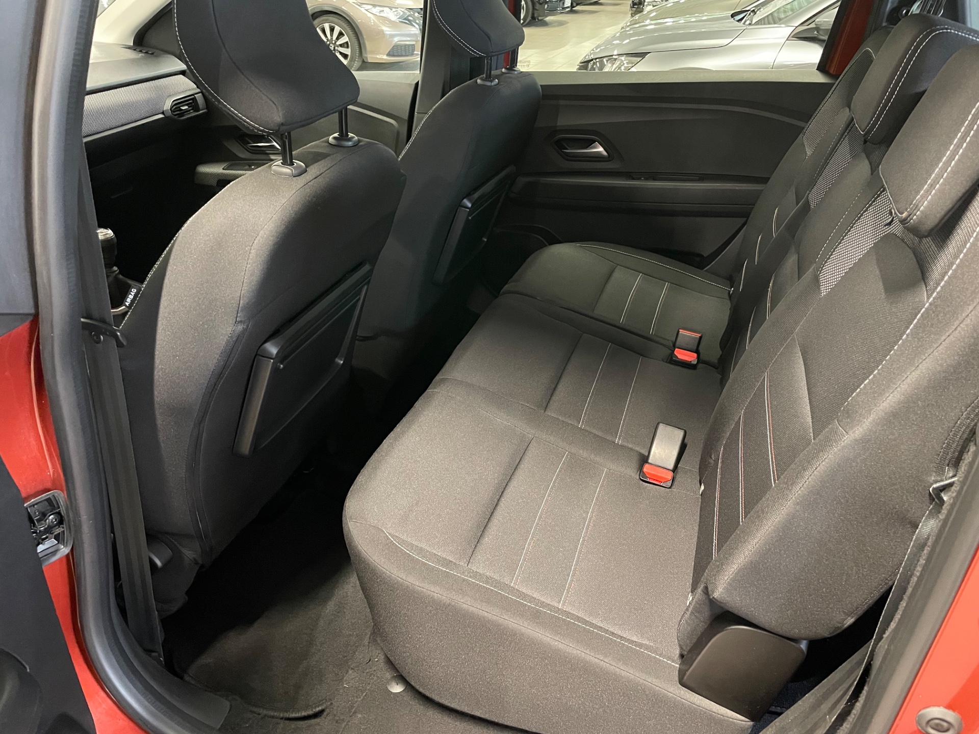 DACIA Jogger TCe 110 Extreme 7p / Täydellinen merkkiliikkeen huoltokirja