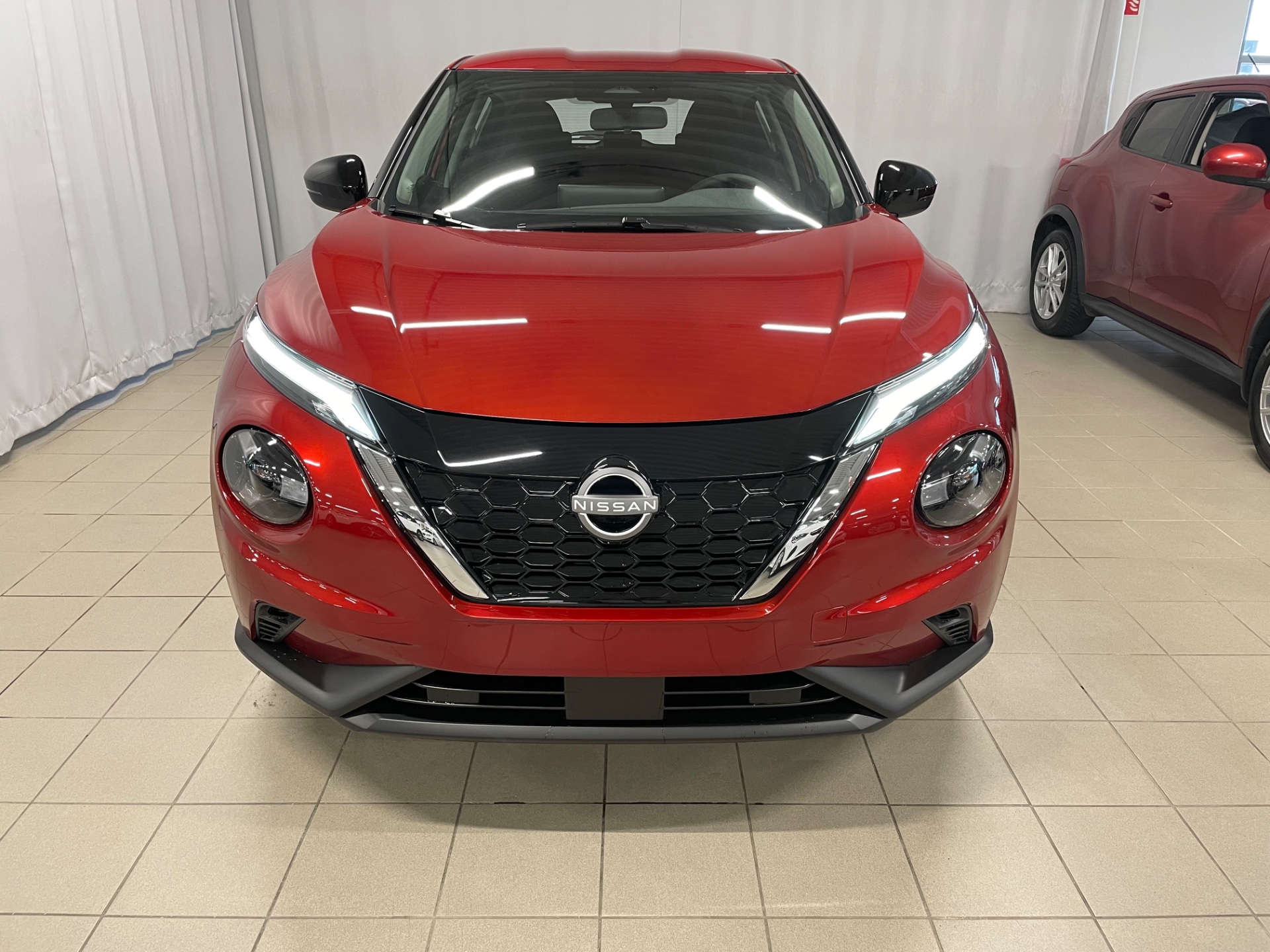 Nissan Juke DIG-T 143HP 4AMT Acenta HEV MY24 Summer / Hybrid Juke huikeaan kesähintaan
