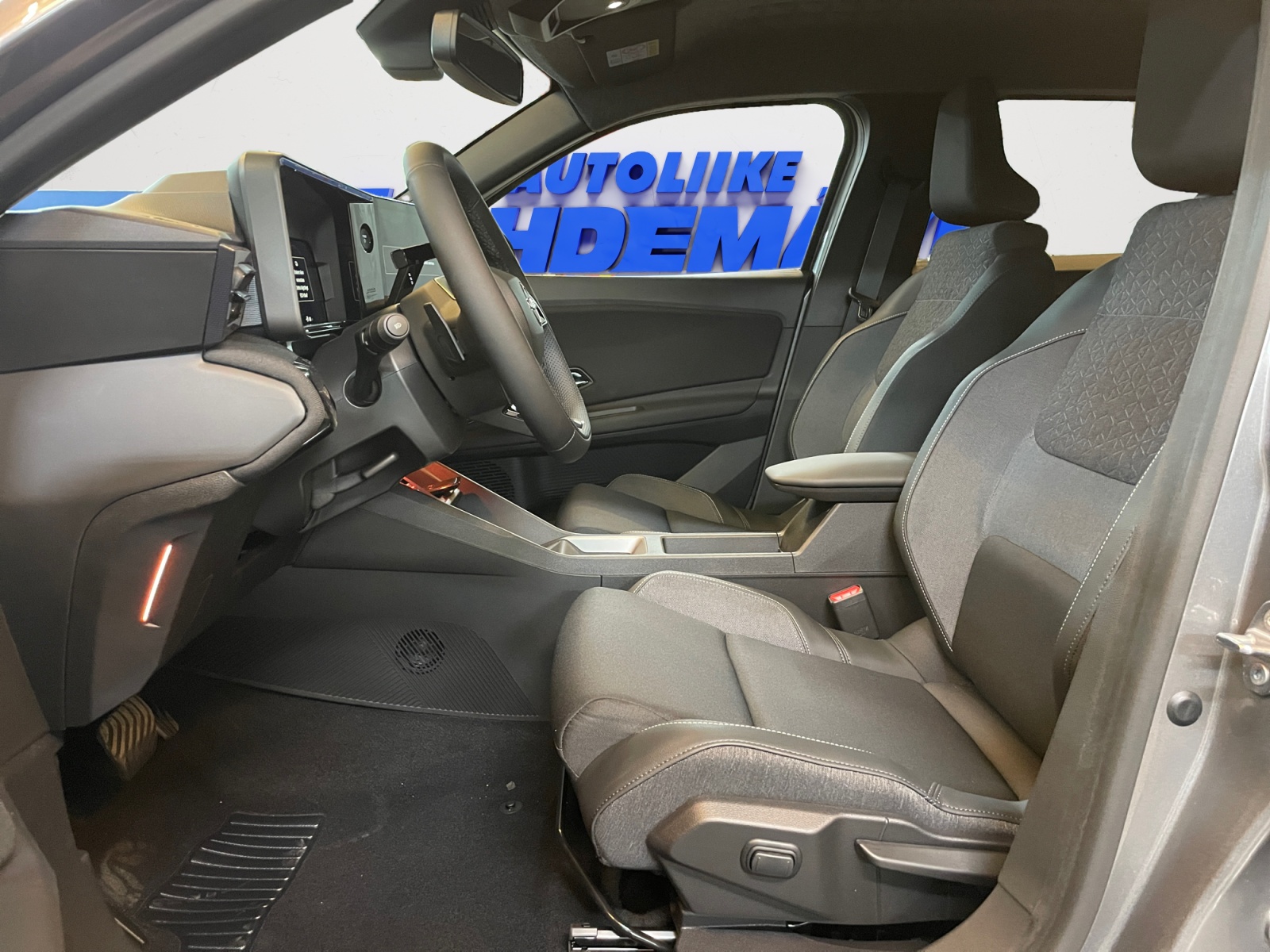 Nissan Micra 10