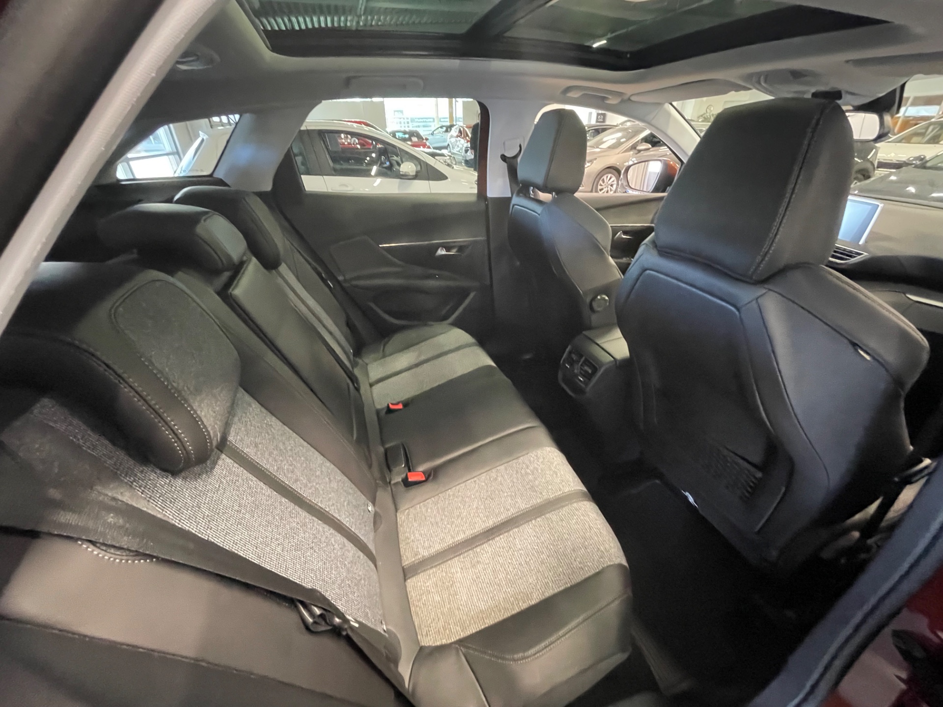 PEUGEOT 3008 Allure PureTech 130 Automaatti / Jakohihna vaihdettu /