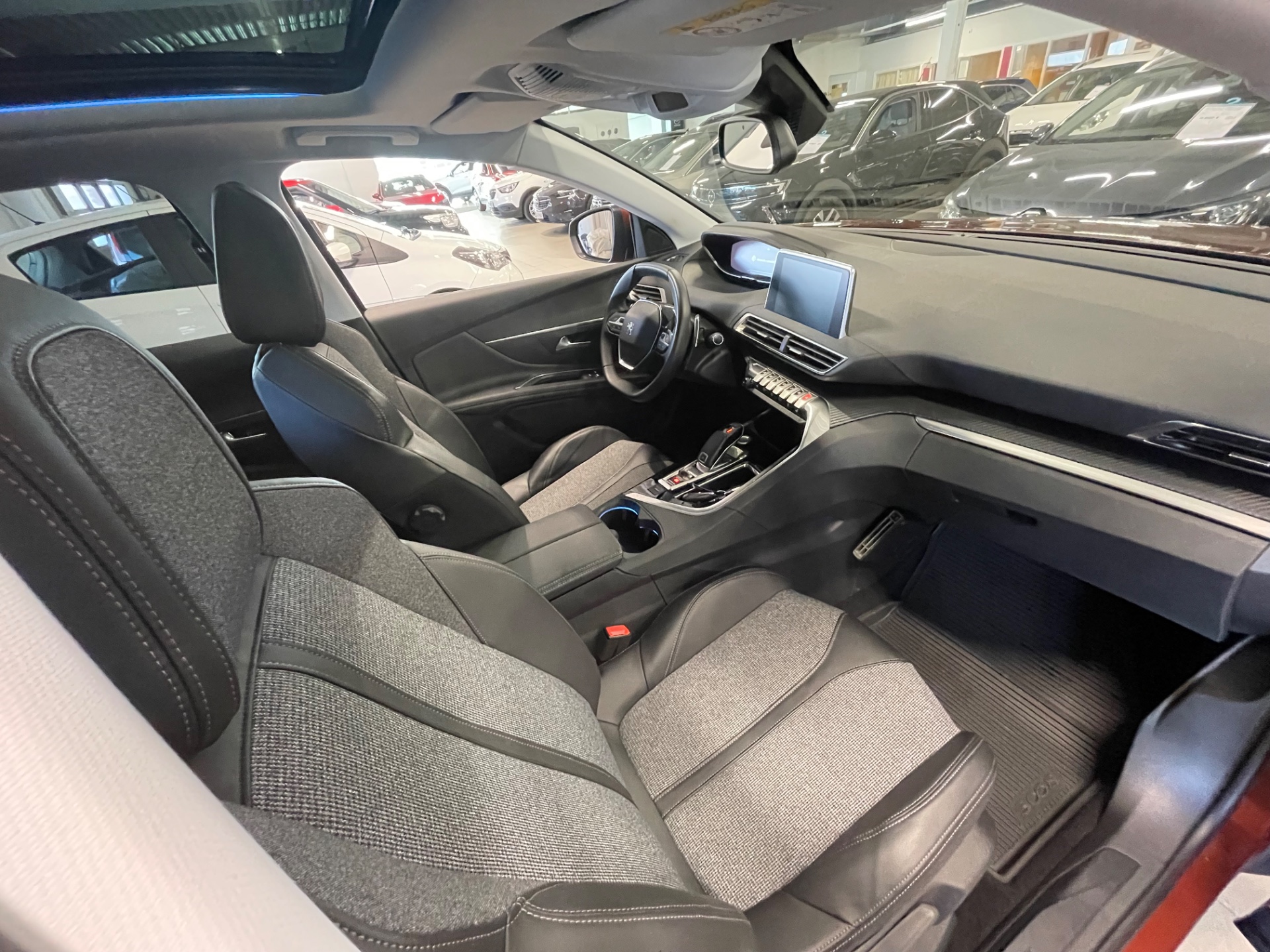 PEUGEOT 3008 Allure PureTech 130 Automaatti / Jakohihna vaihdettu /