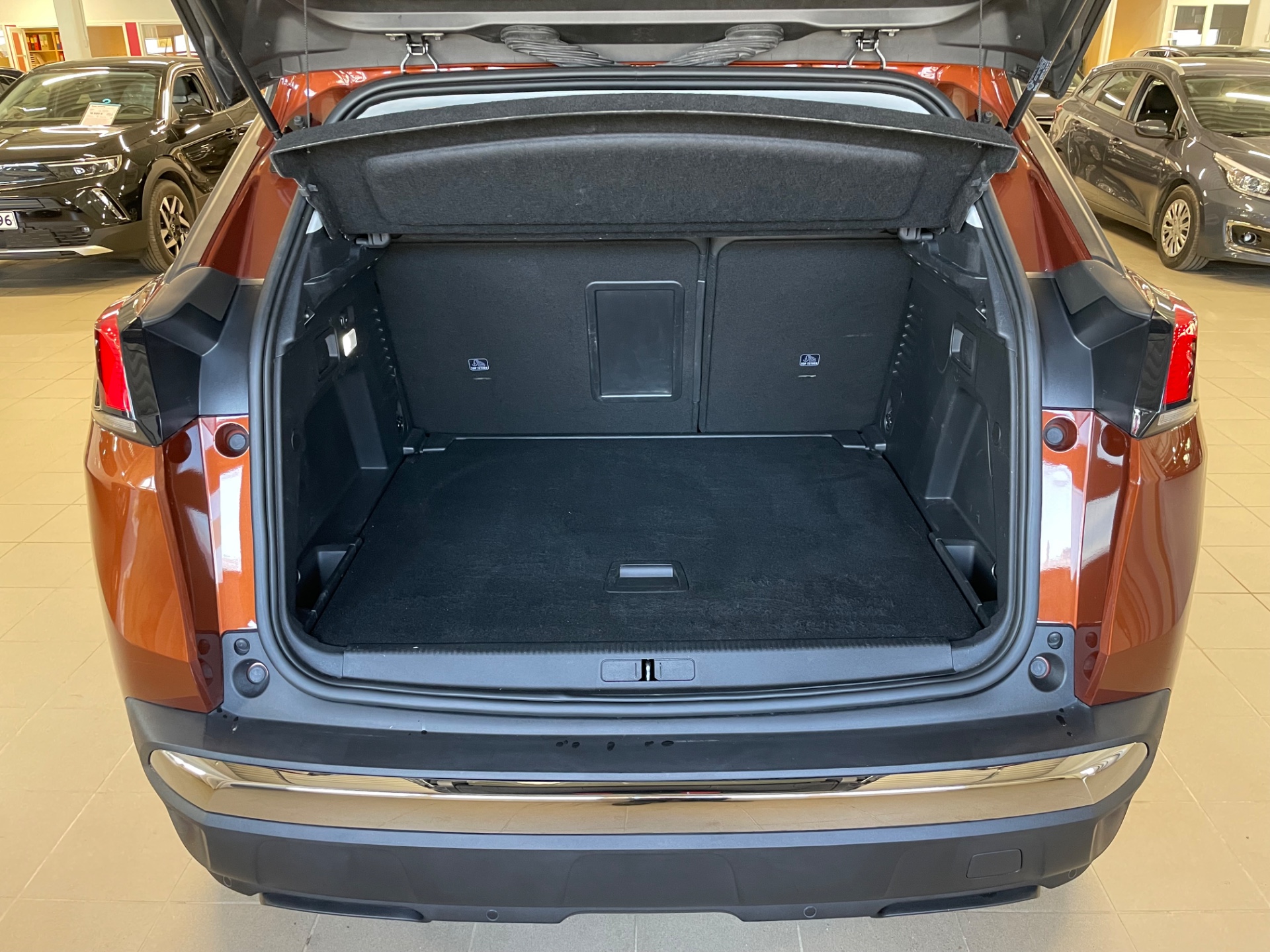 PEUGEOT 3008 Allure PureTech 130 Automaatti / Jakohihna vaihdettu /