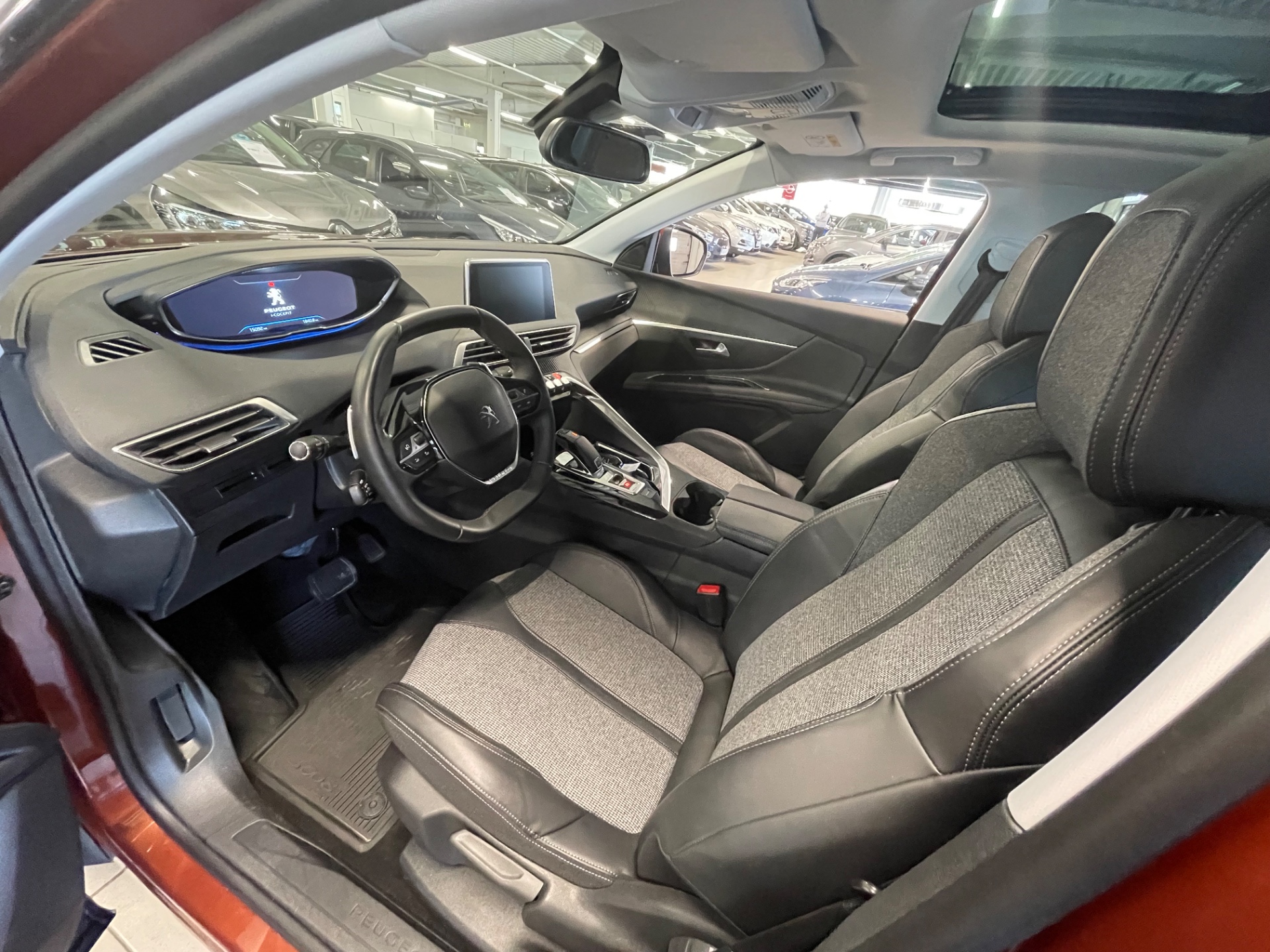 PEUGEOT 3008 Allure PureTech 130 Automaatti / Jakohihna vaihdettu /