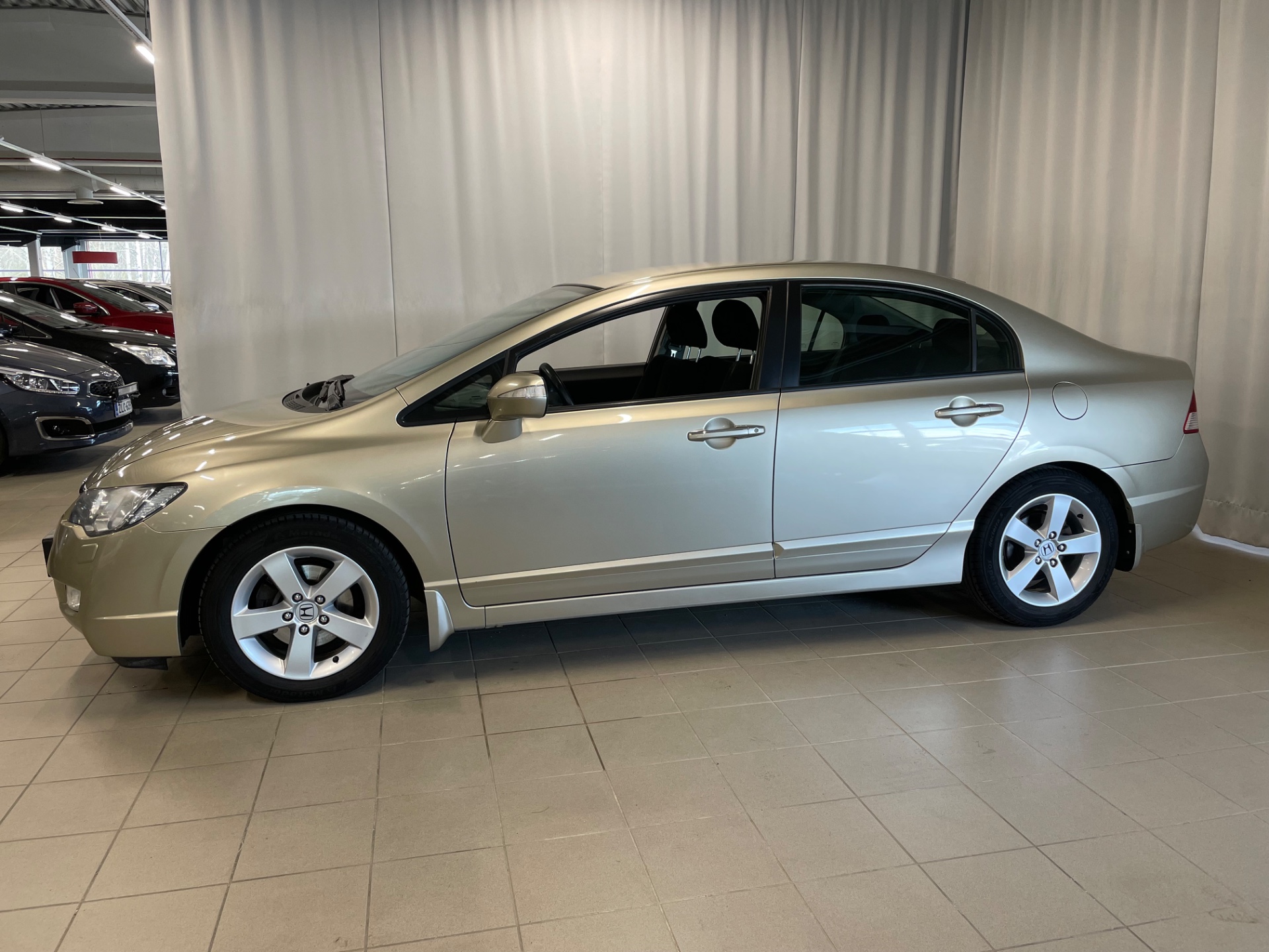 HONDA CIVIC 4D 1,8i Executive