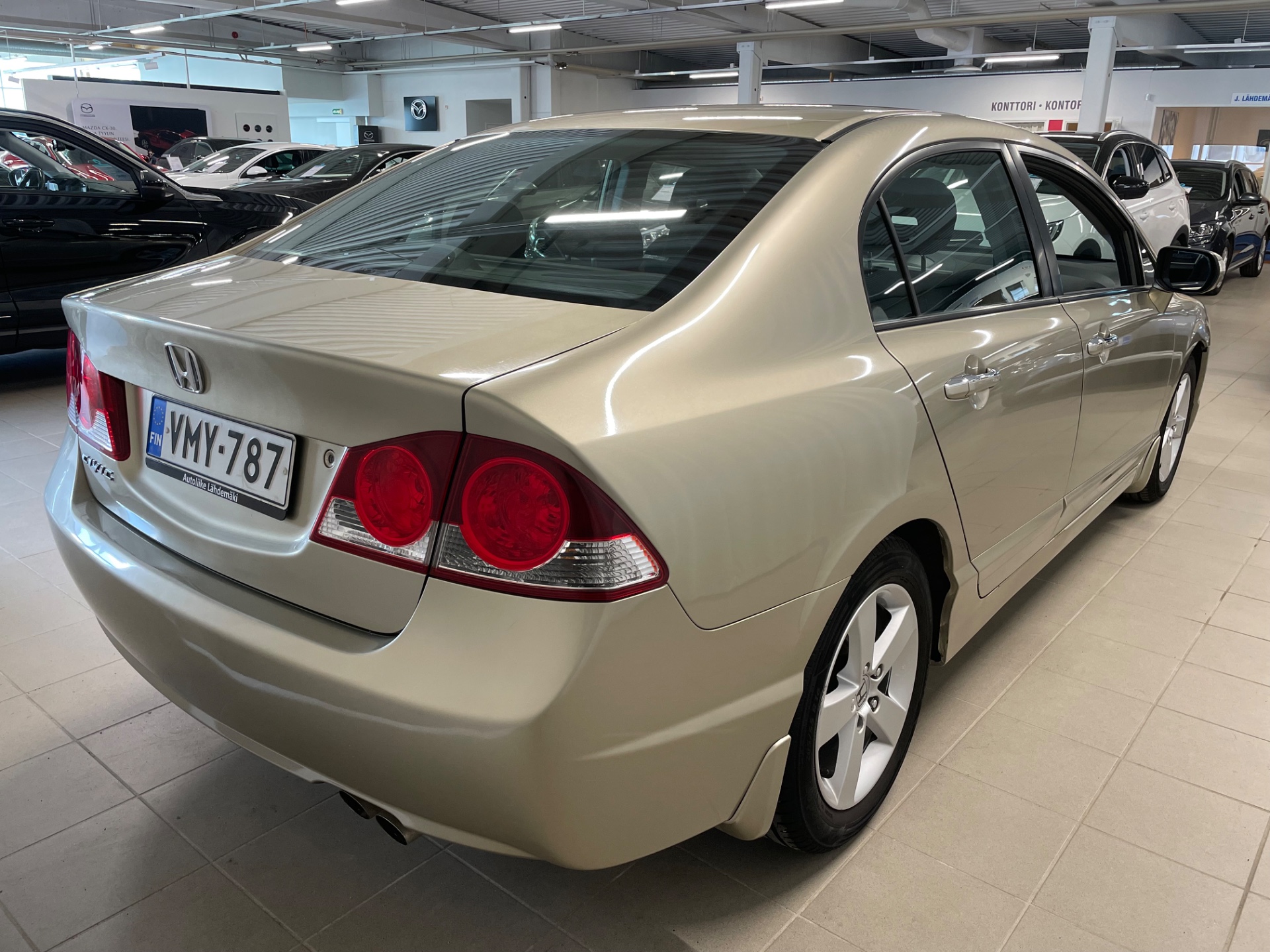 HONDA CIVIC 4D 1,8i Executive